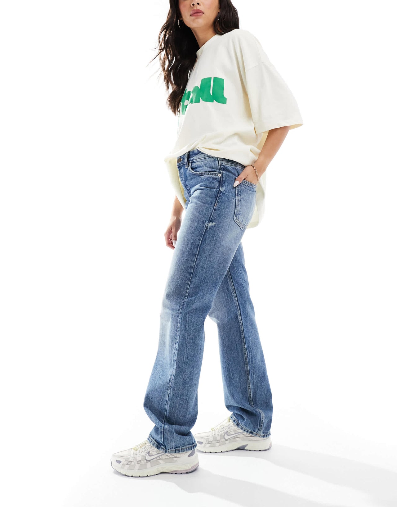 Pull&Bear mid rise straight leg jeans in medium blue