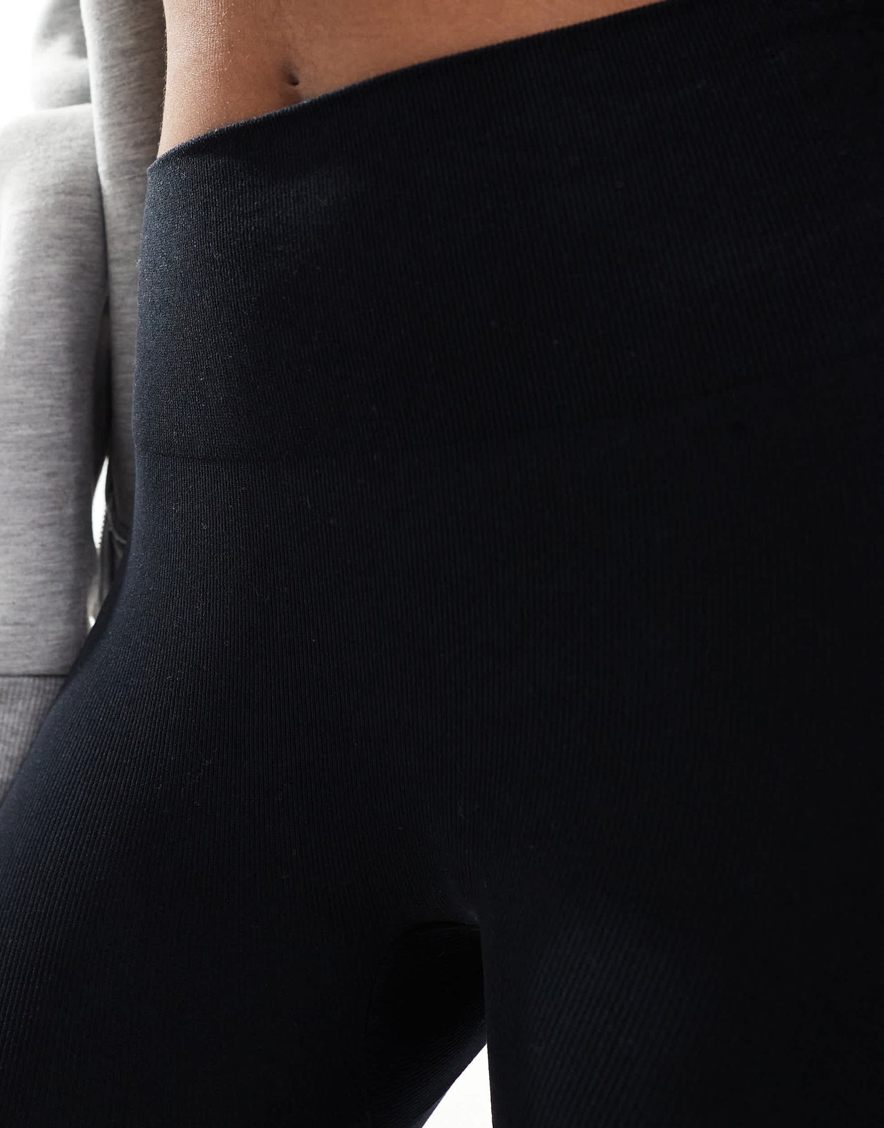 Pull&Bear seamless leggings in black