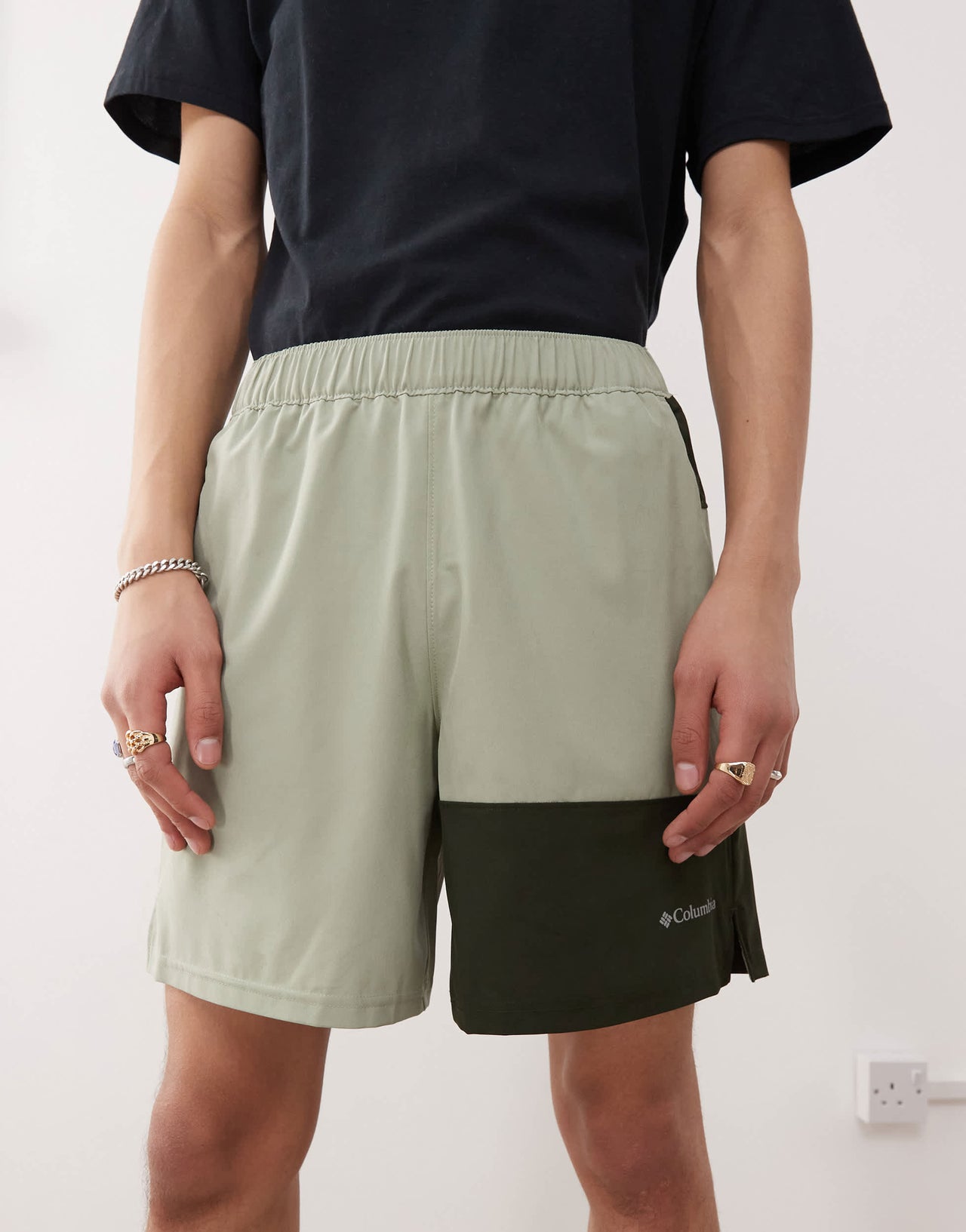 Columbia Hike Color Block shorts in green