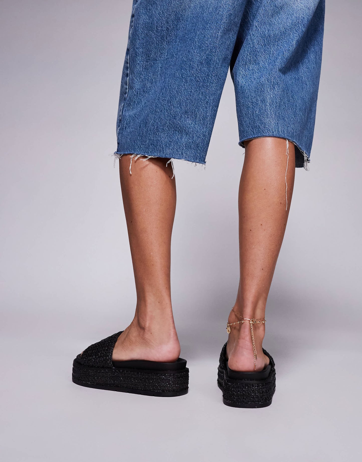 South Beach Platform Sandal in Black Raffia