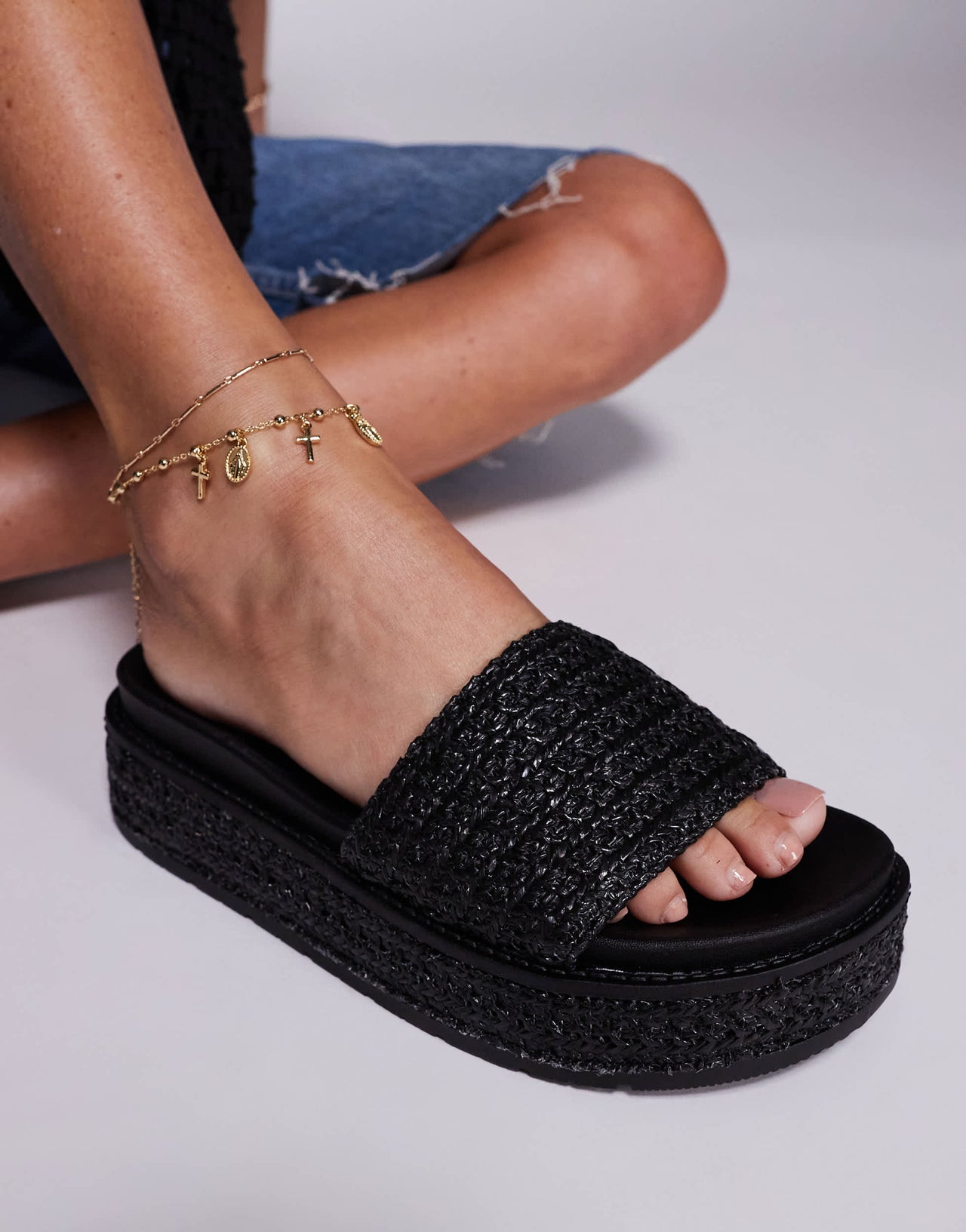 South Beach Platform Sandal in Black Raffia