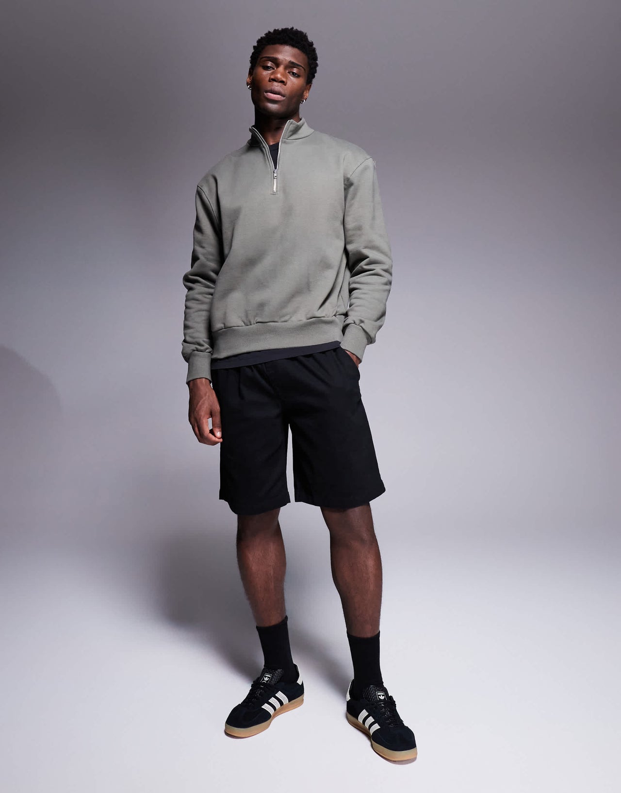 ADPT loose fit chino short in black