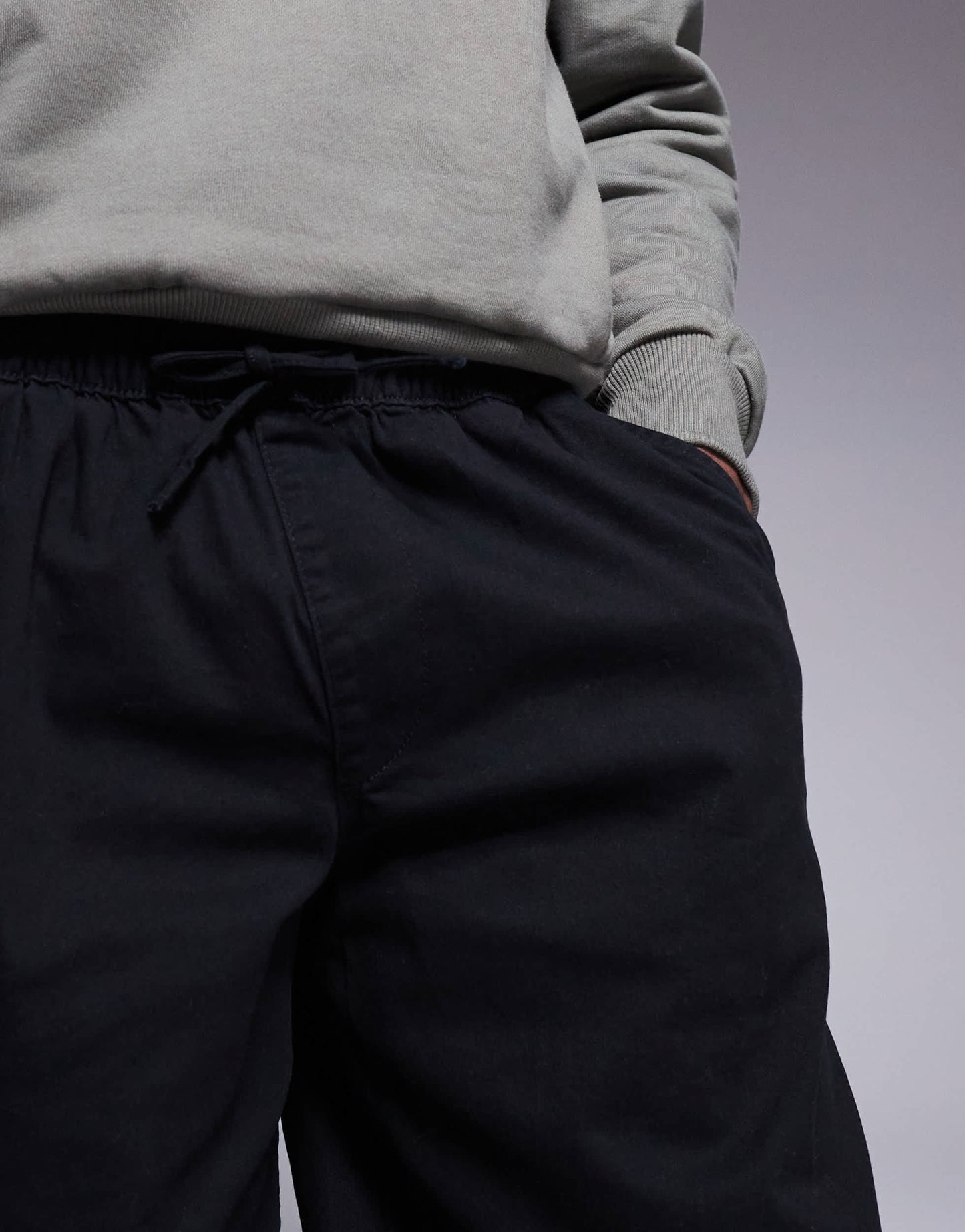 ADPT loose fit chino short in black