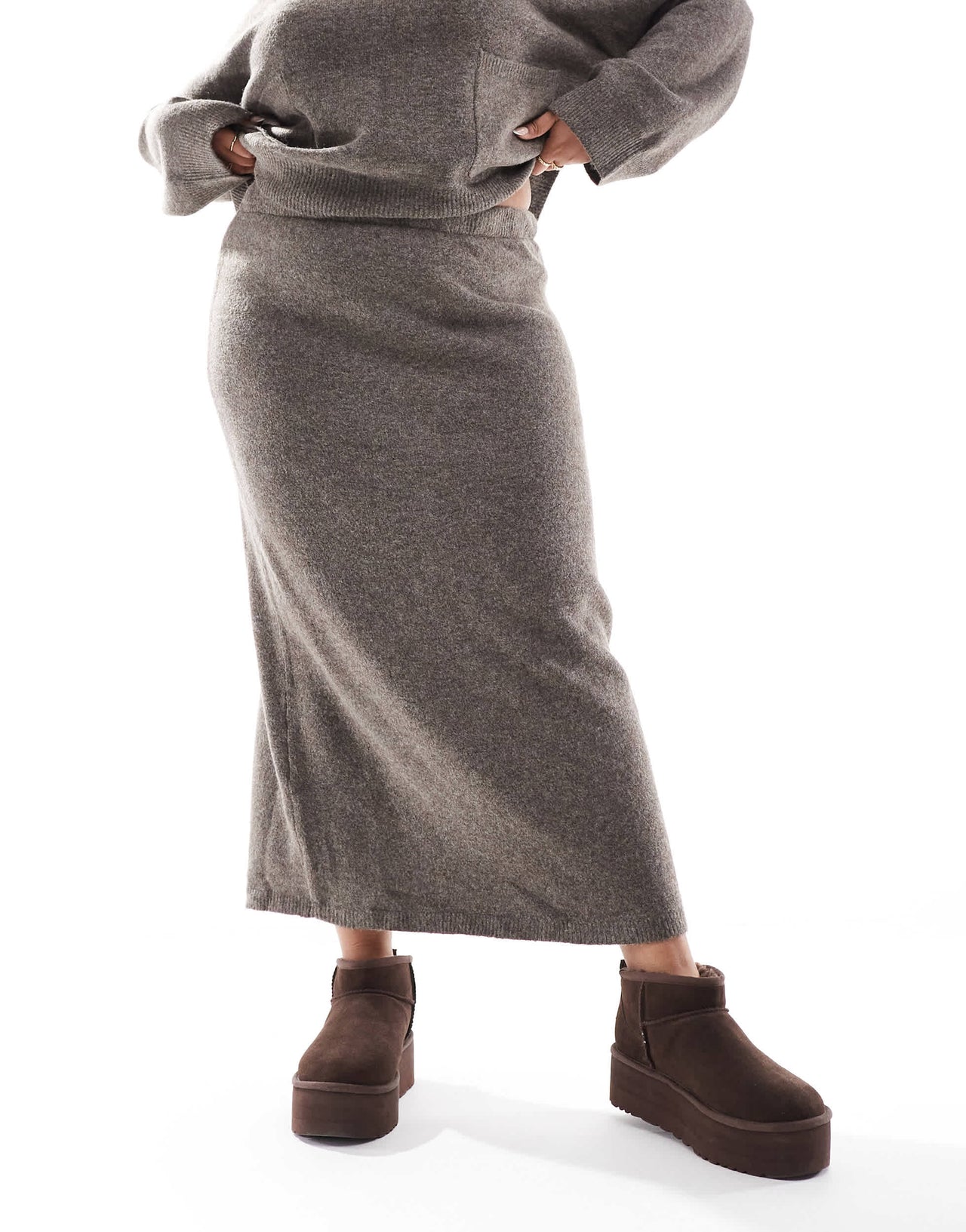 Pieces Curve knitted maxi skirt co-ord in deep taupe
