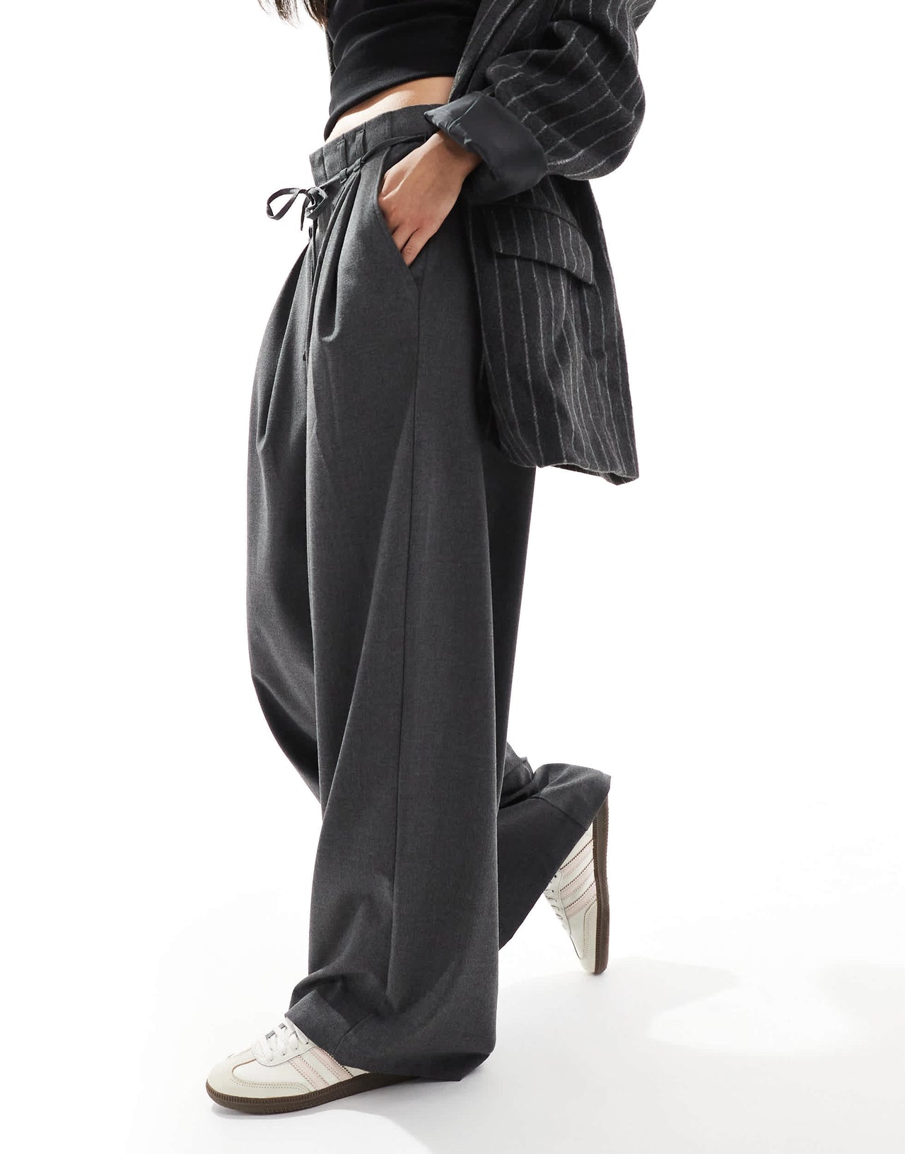 Pull&Bear wide leg tailored trousers with tie waist in charcoal
