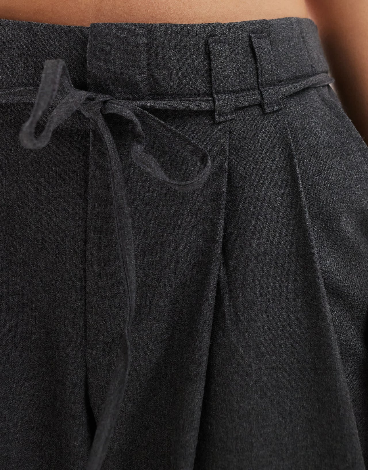 Pull&Bear wide leg tailored trousers with tie waist in charcoal