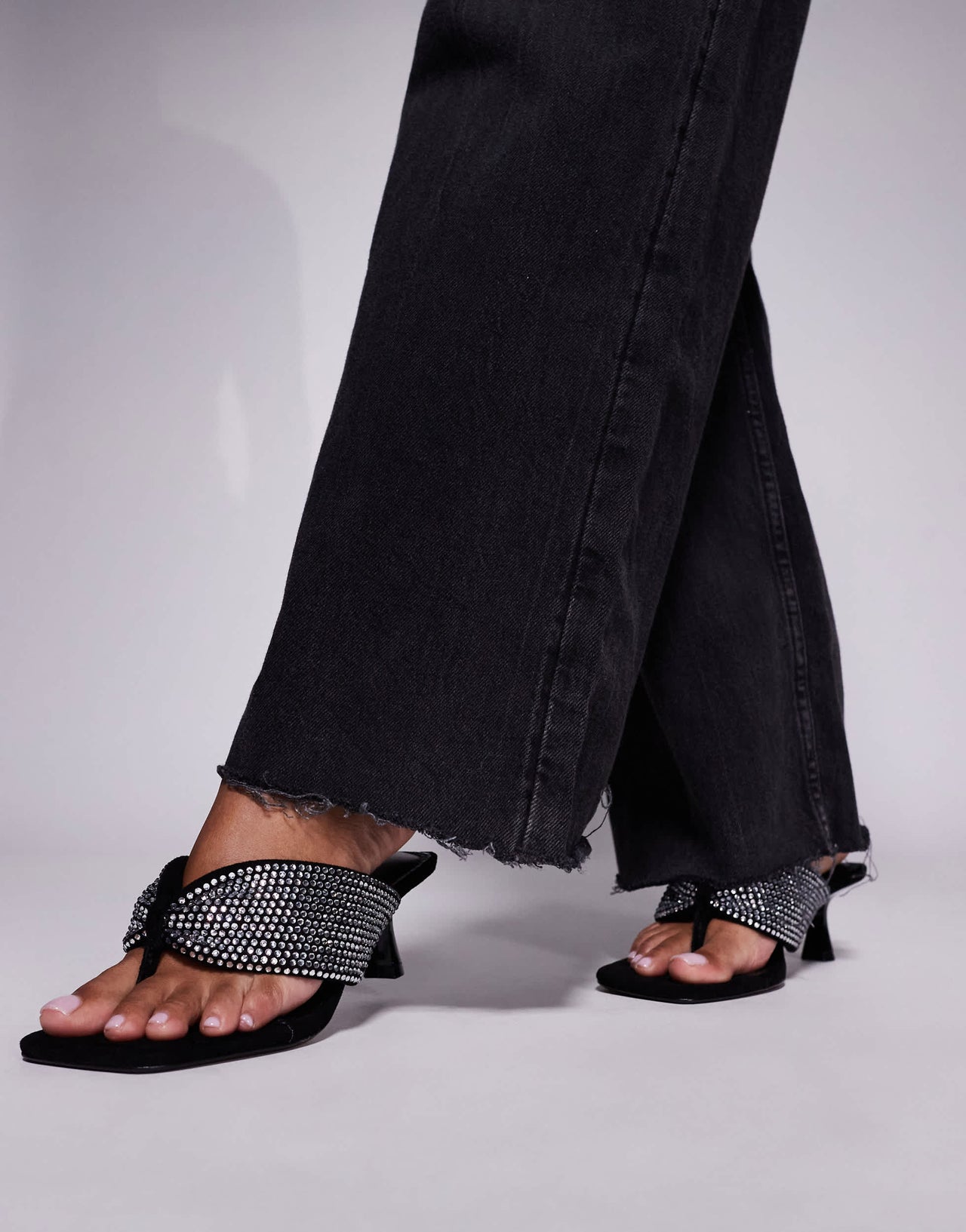 River Island toe thong heeled sandal with diamante detail in black