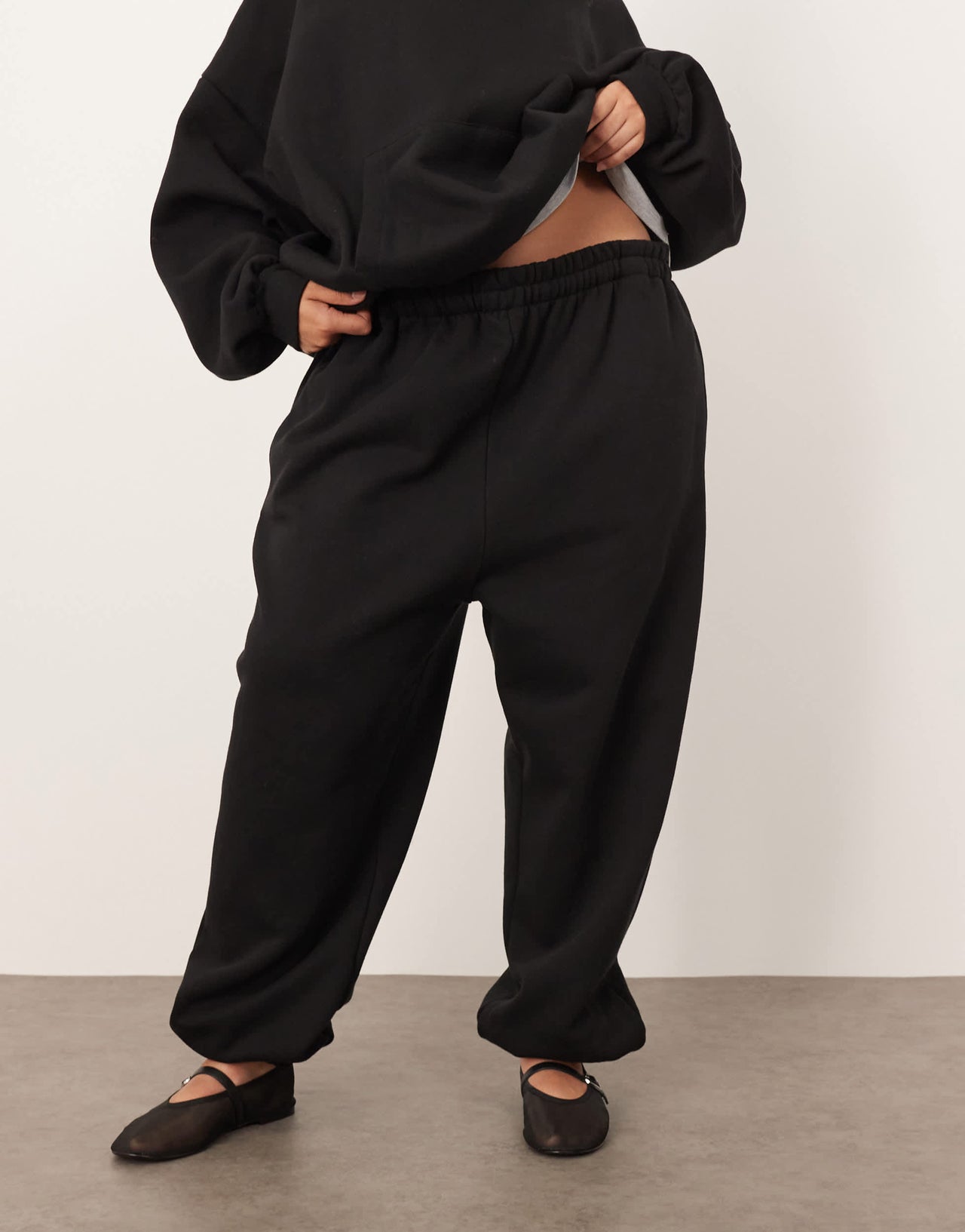 ARRANGE Curve oversized premium heavy weight jogger with cuff in black