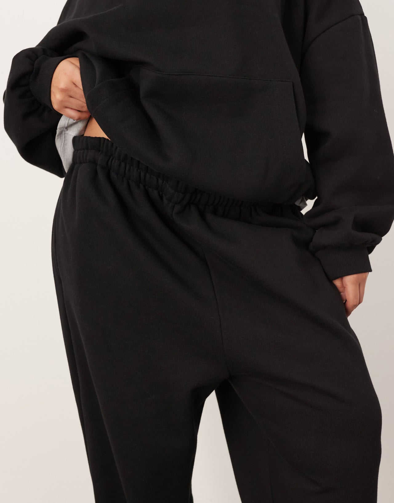 ARRANGE Curve oversized premium heavy weight jogger with cuff in black