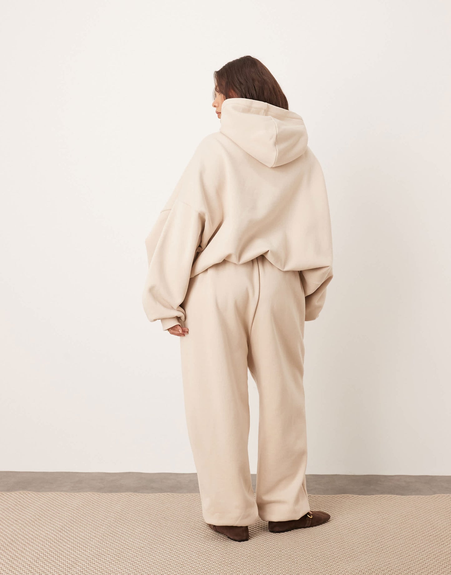 ARRANGE Curve oversized premium heavy weight jogger with cuff in oatmeal