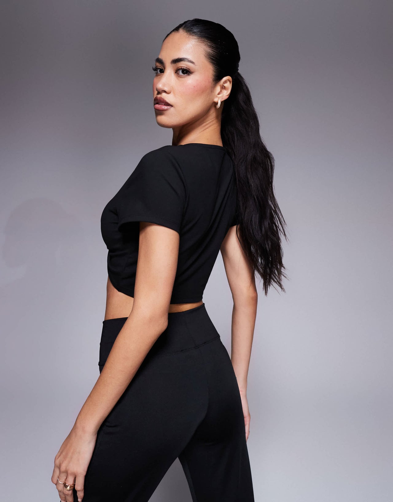 4505 soft touch twist front crop t-shirt in black