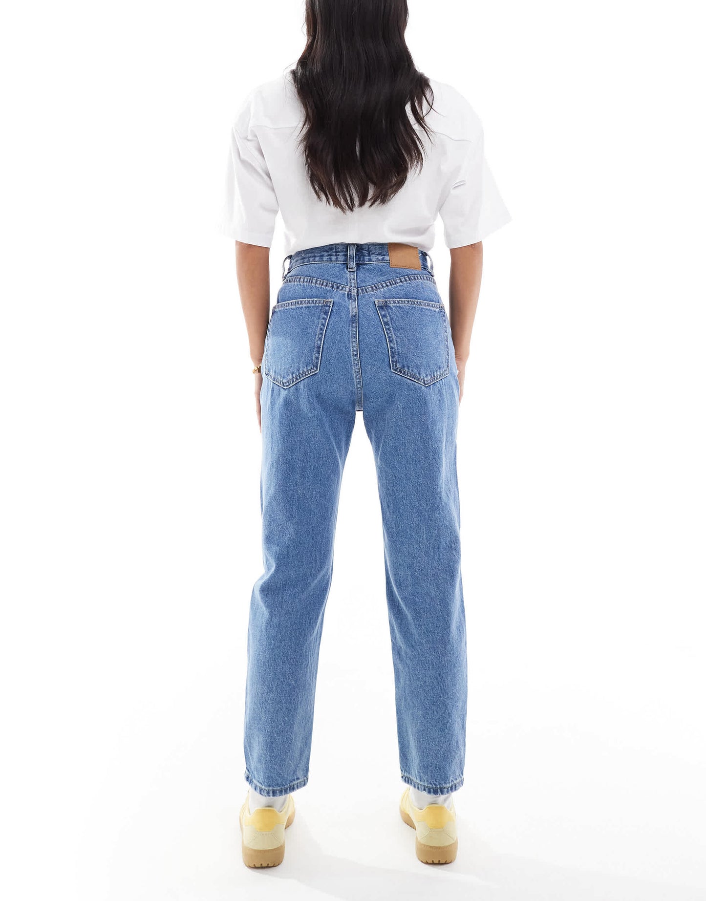 Pull&Bear Petite mom jeans in medium blue