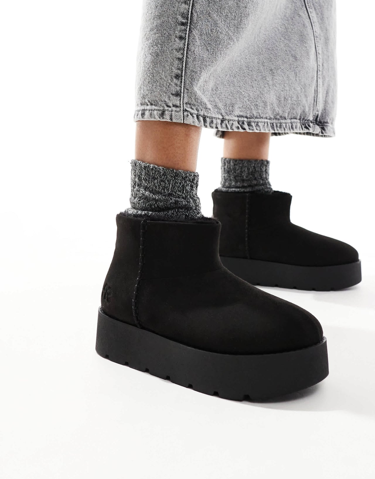 Pull&Bear cosy platform ankle boot in black