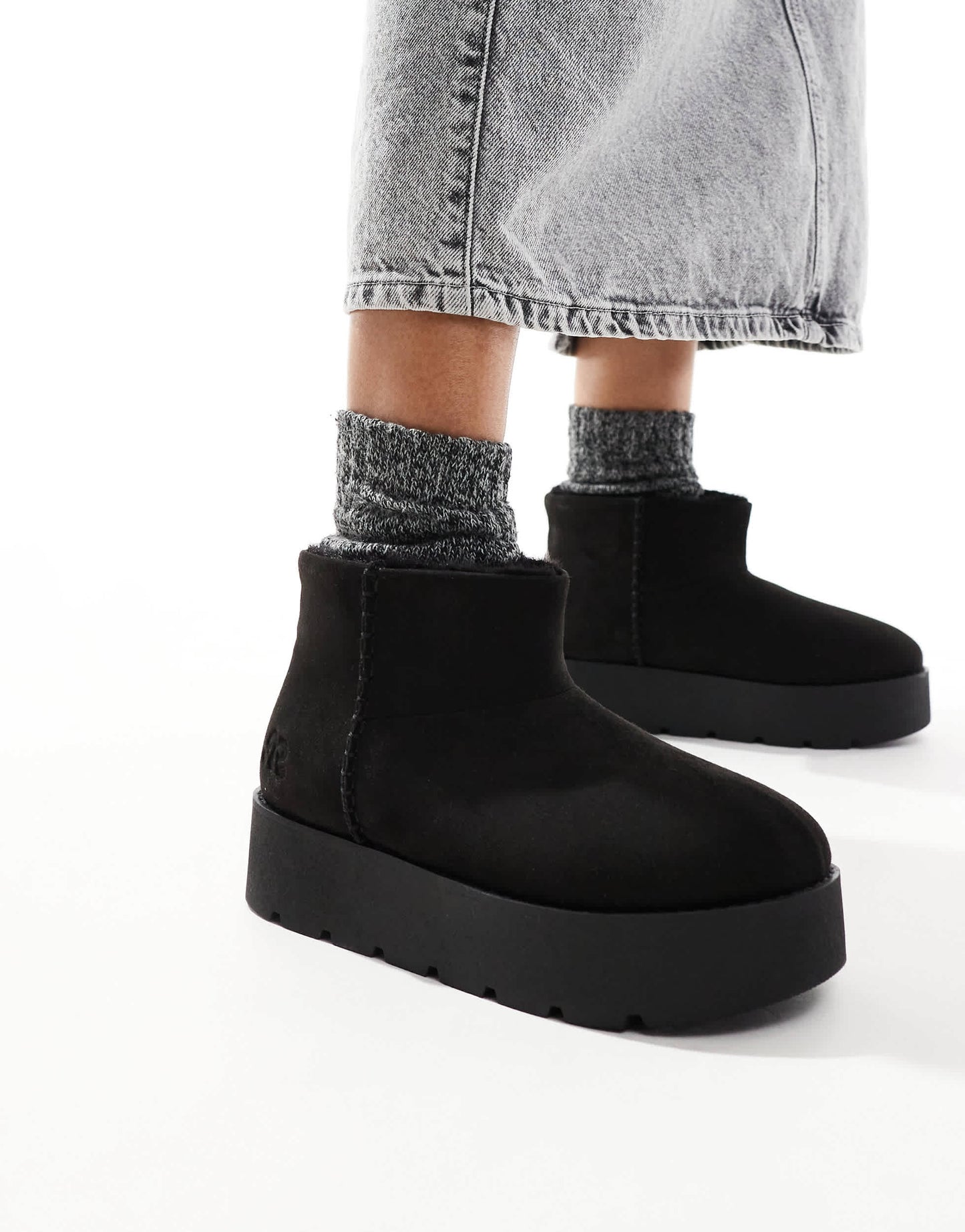 Pull&Bear cosy platform ankle boot in black