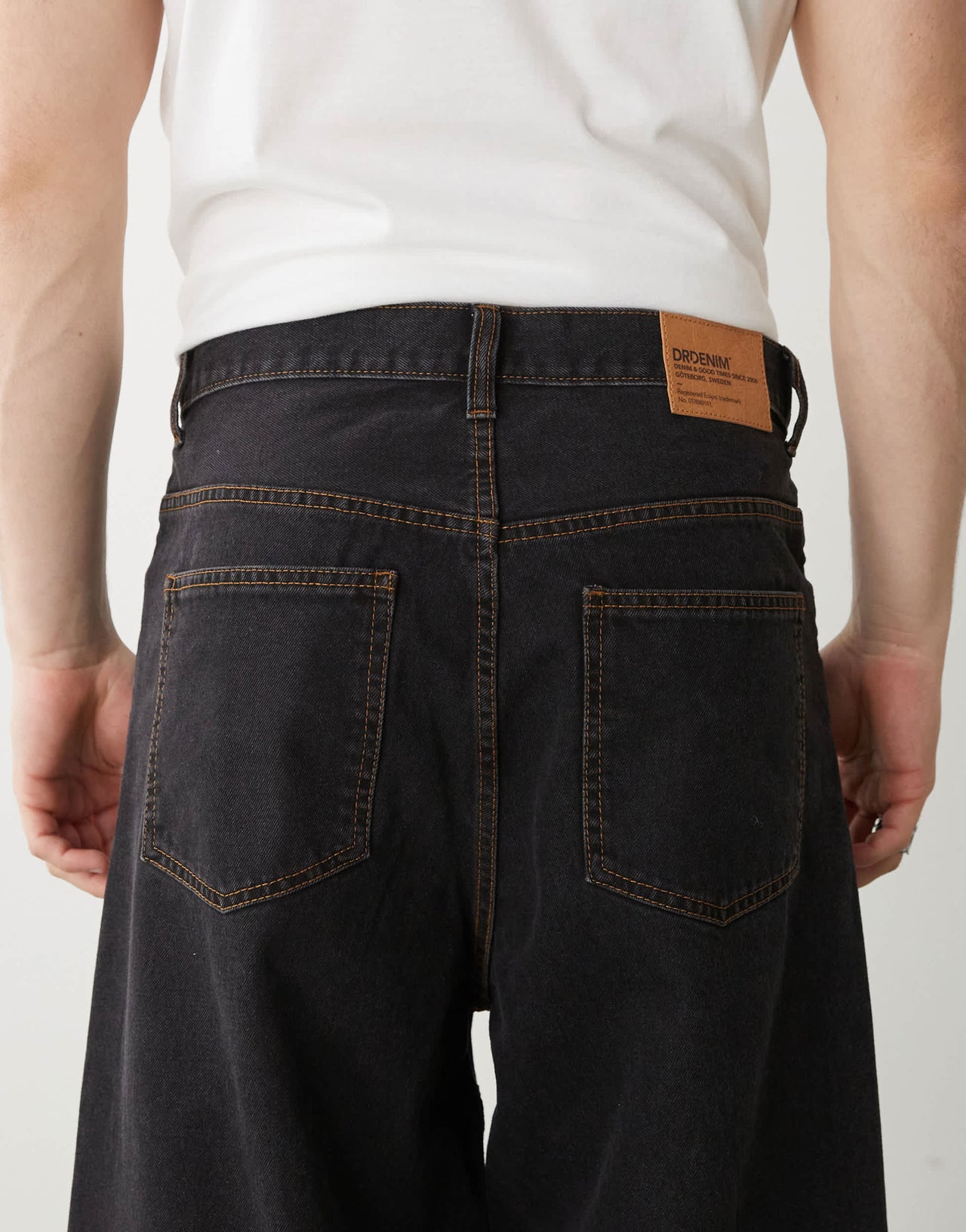 Dr Denim Kobe baggy fit jeans in dust washed black
