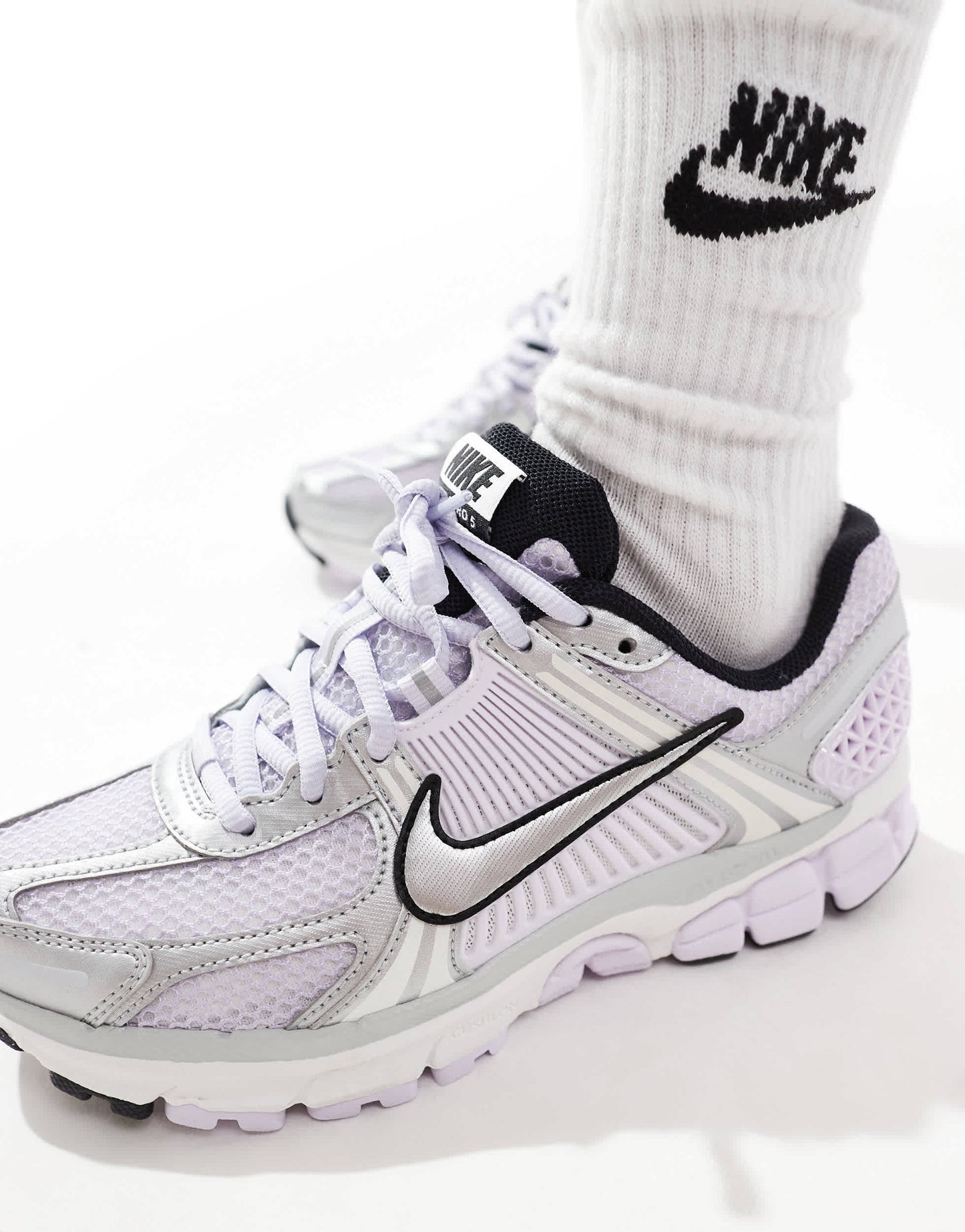 Nike Zoom Vomero 5 trainers in purple and white