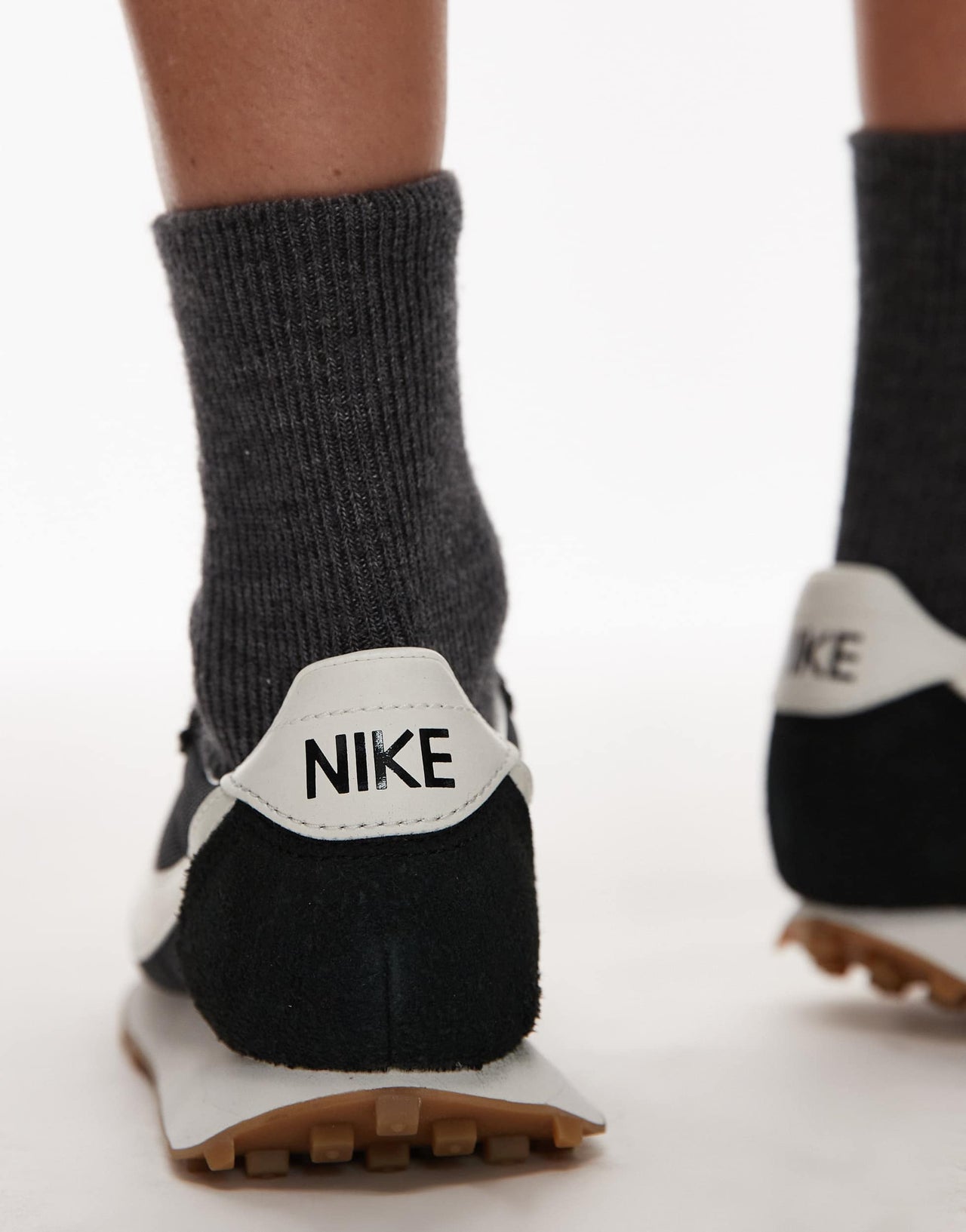 Nike LD-1000 unisex trainers in black and white