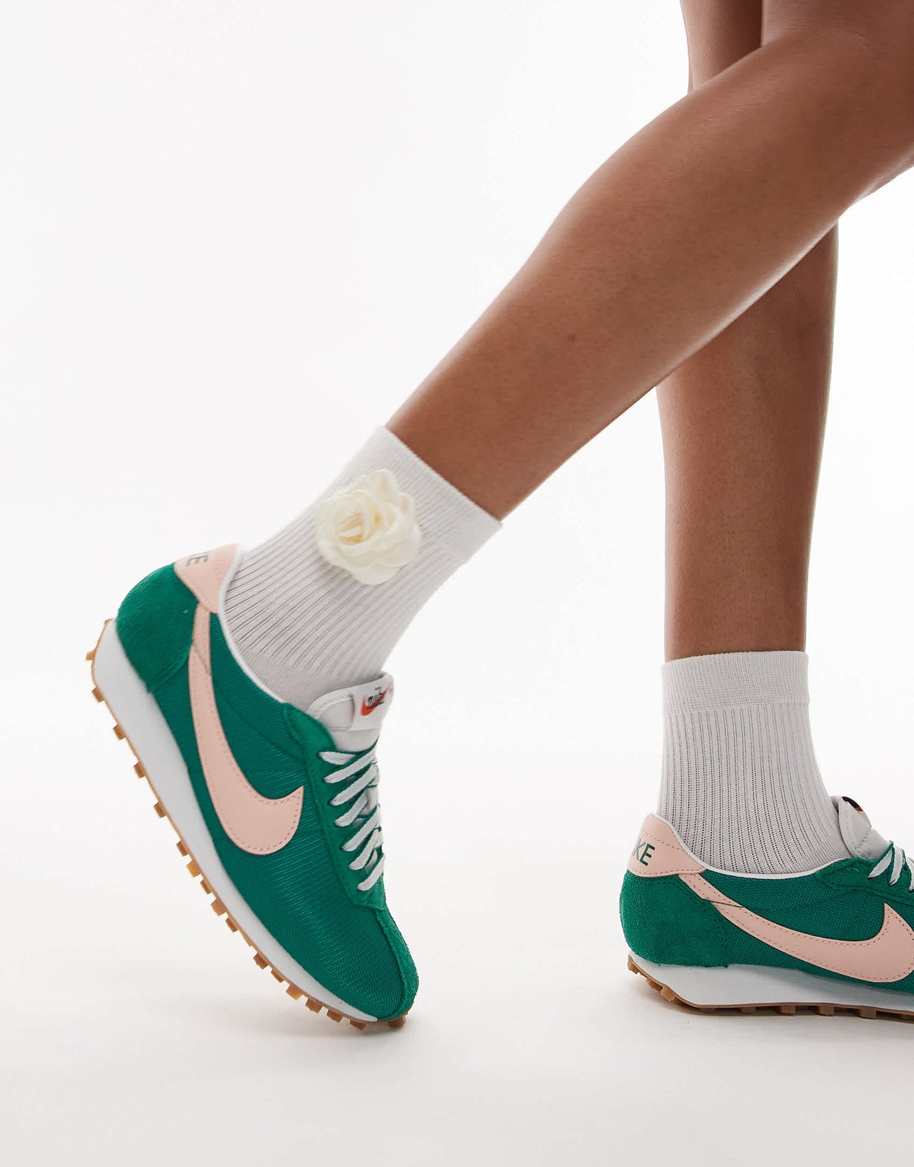Nike LD-1000 SE trainers in green and pink