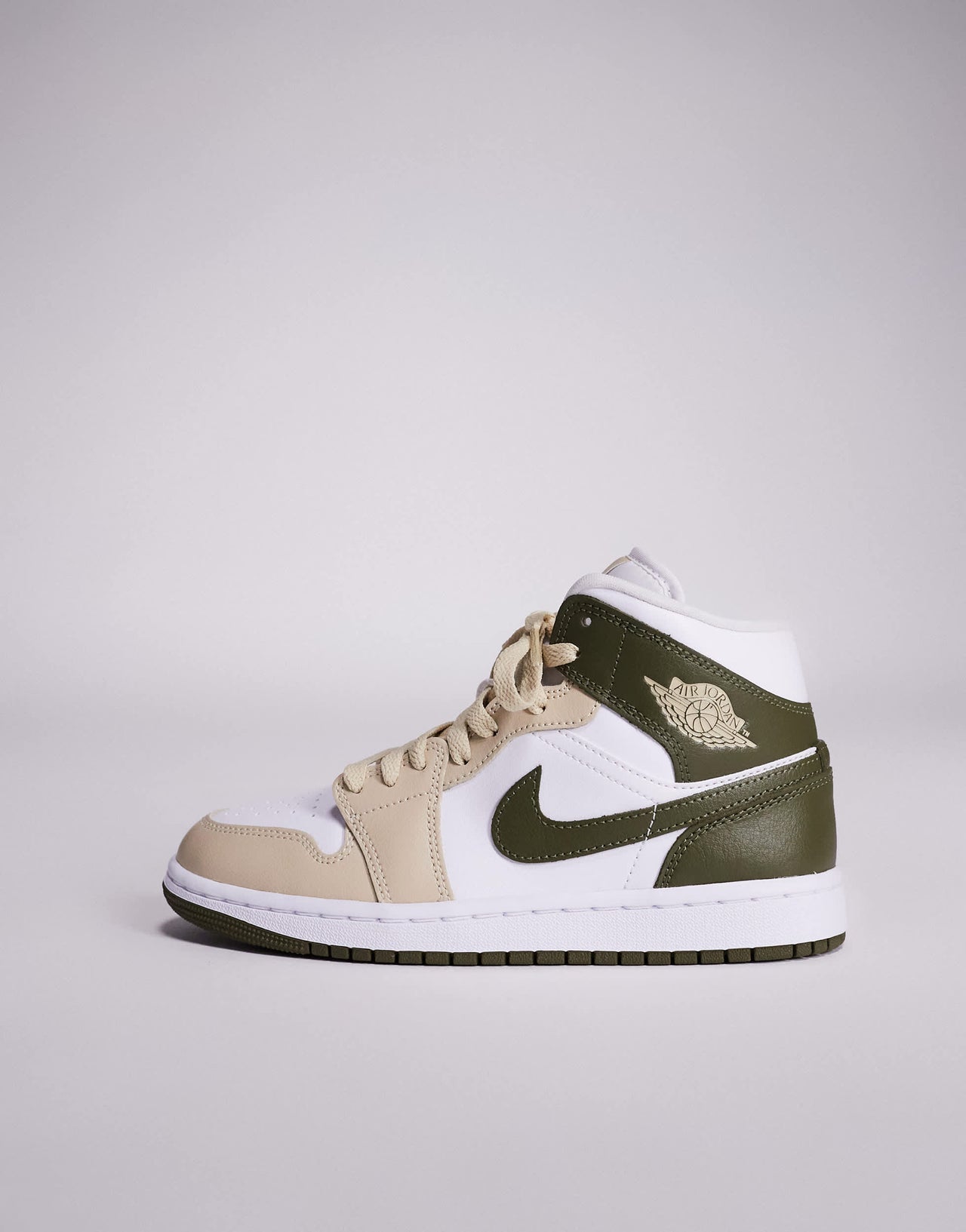 Nike Air Jordan 1 Mid trainers in white and khaki
