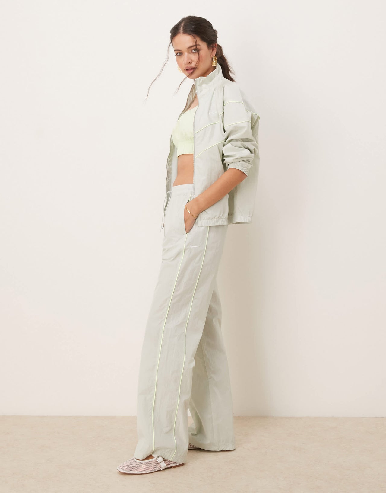Nike windrunner trackpant in silver