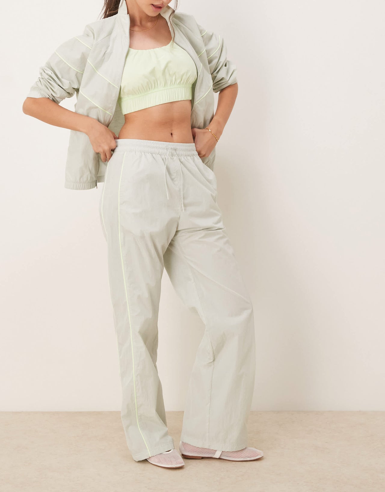 Nike windrunner trackpant in silver