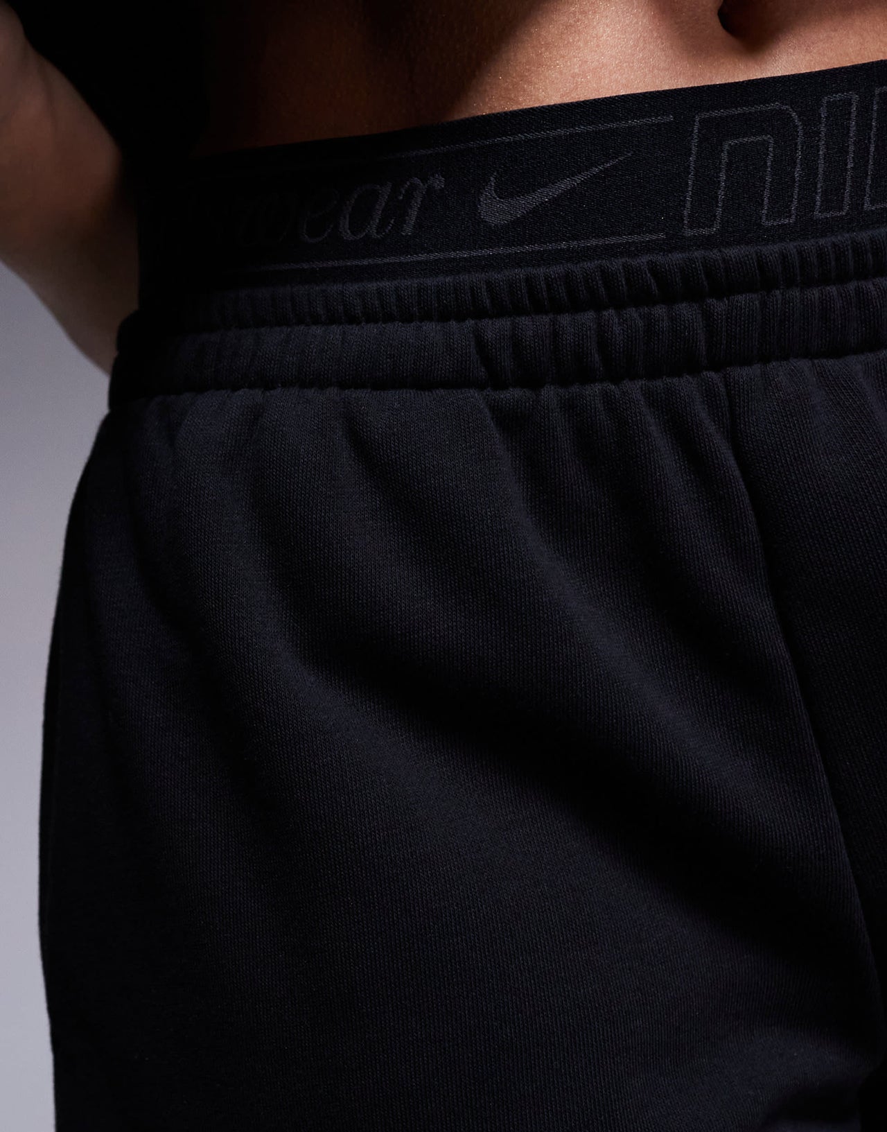 Nike Chill Gym Life Swoosh 4 inch shorts in black