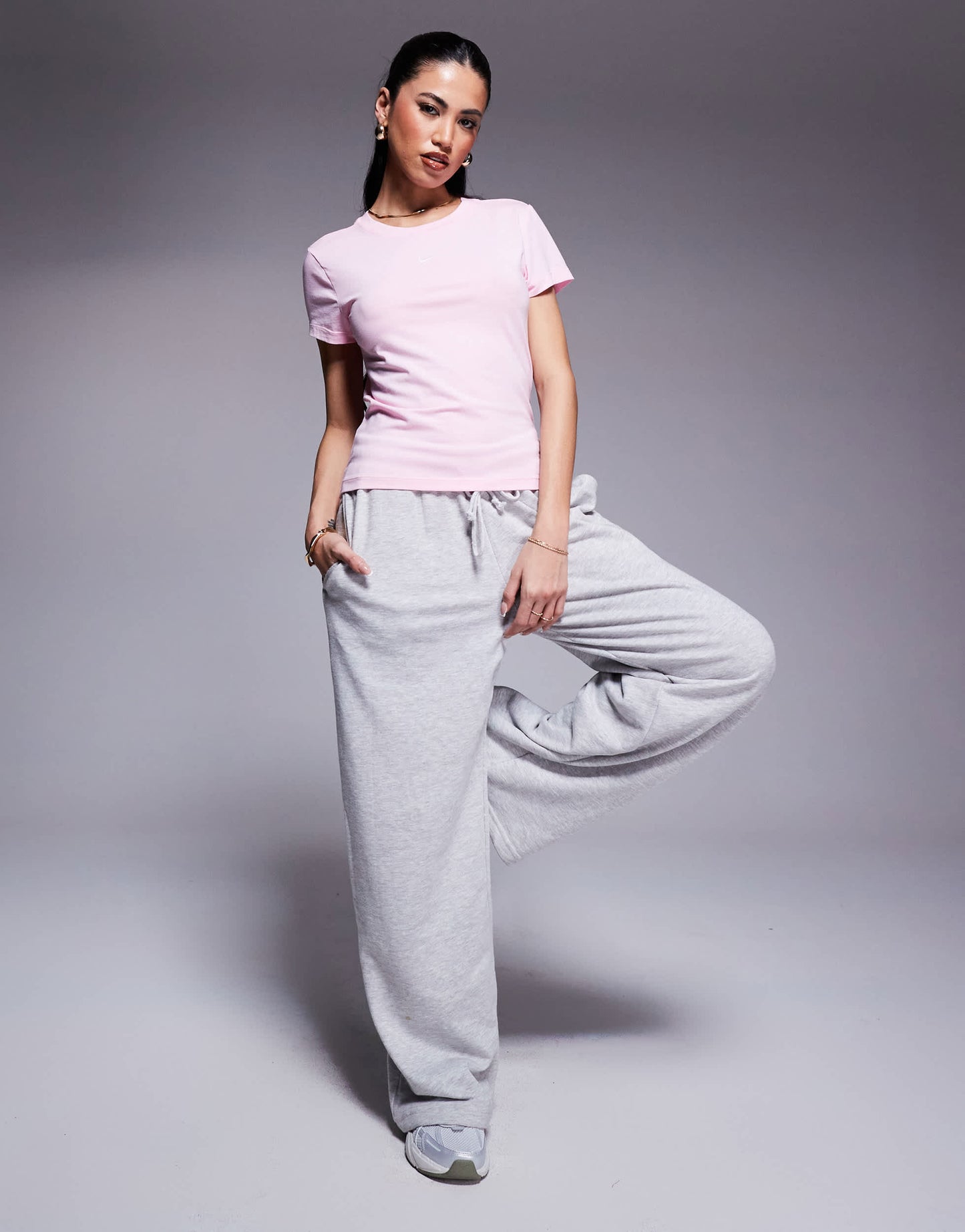 Nike Chill baby cropped t-shirt in pink