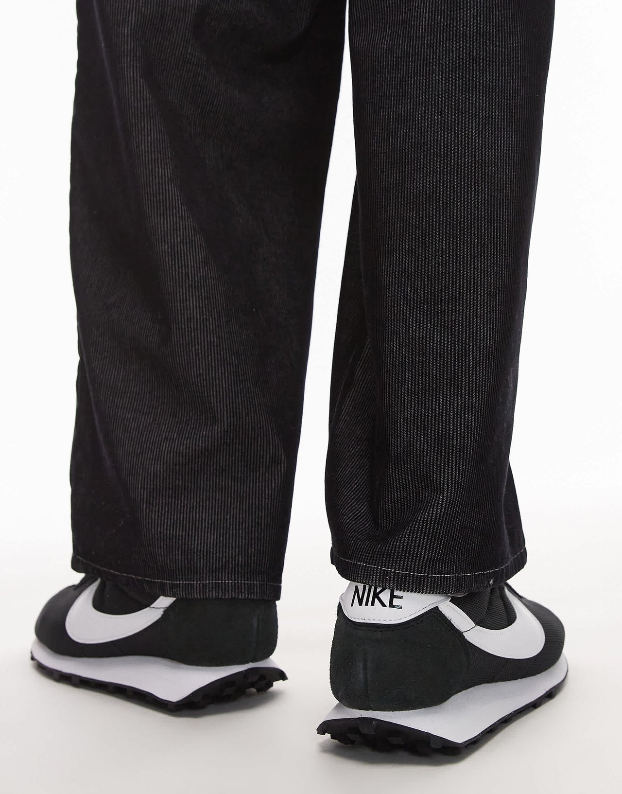 Nike LD-1000 trainers in black