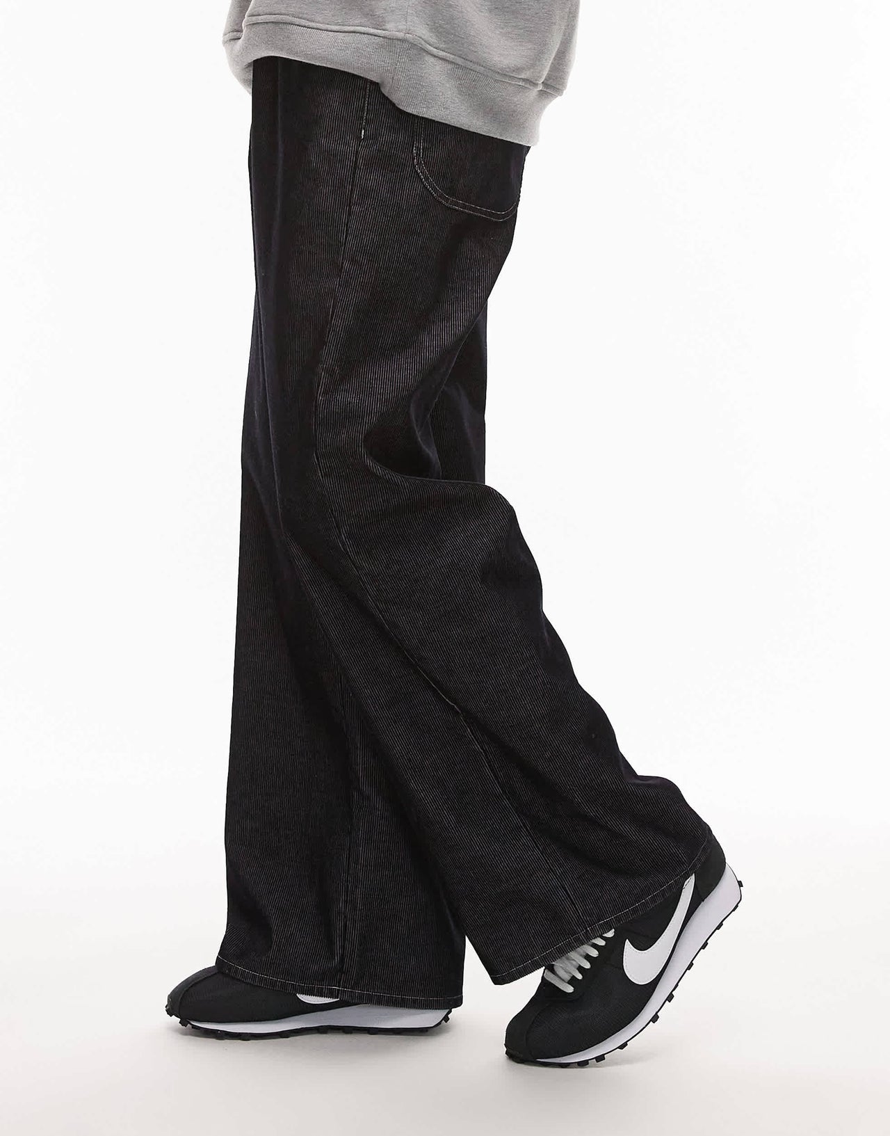 Nike LD-1000 trainers in black