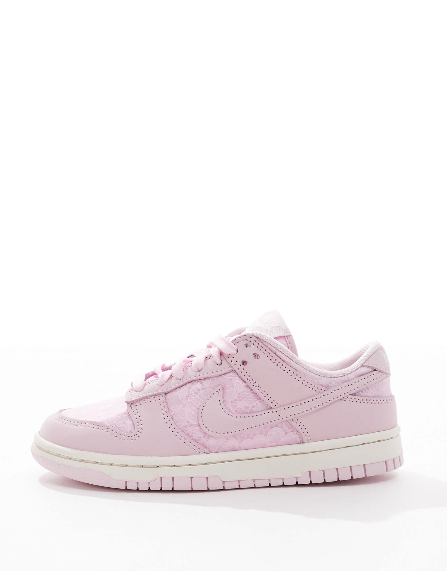 Nike Dunk Low Retro SE trainers in pink