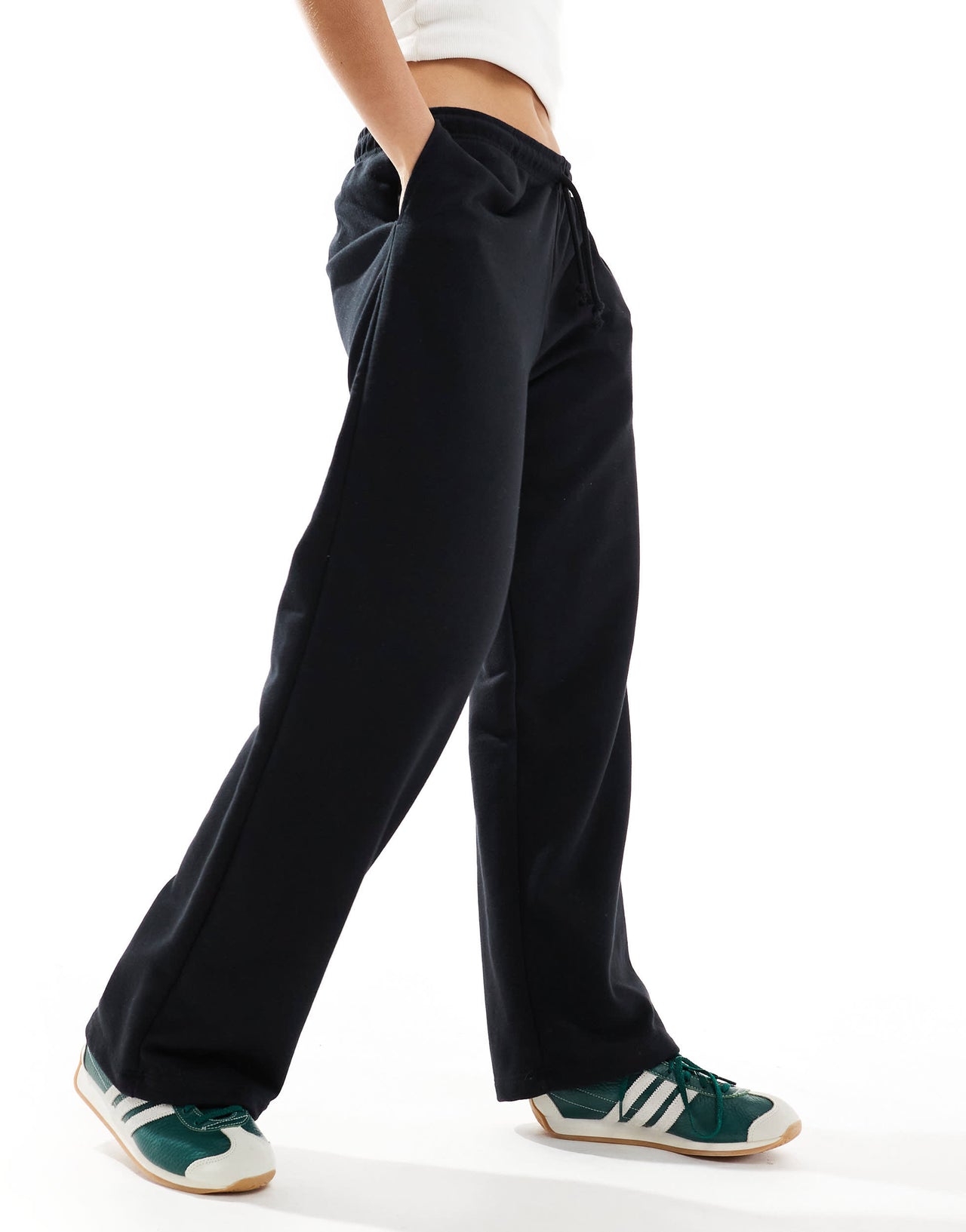Pull&Bear wide leg jogger in black