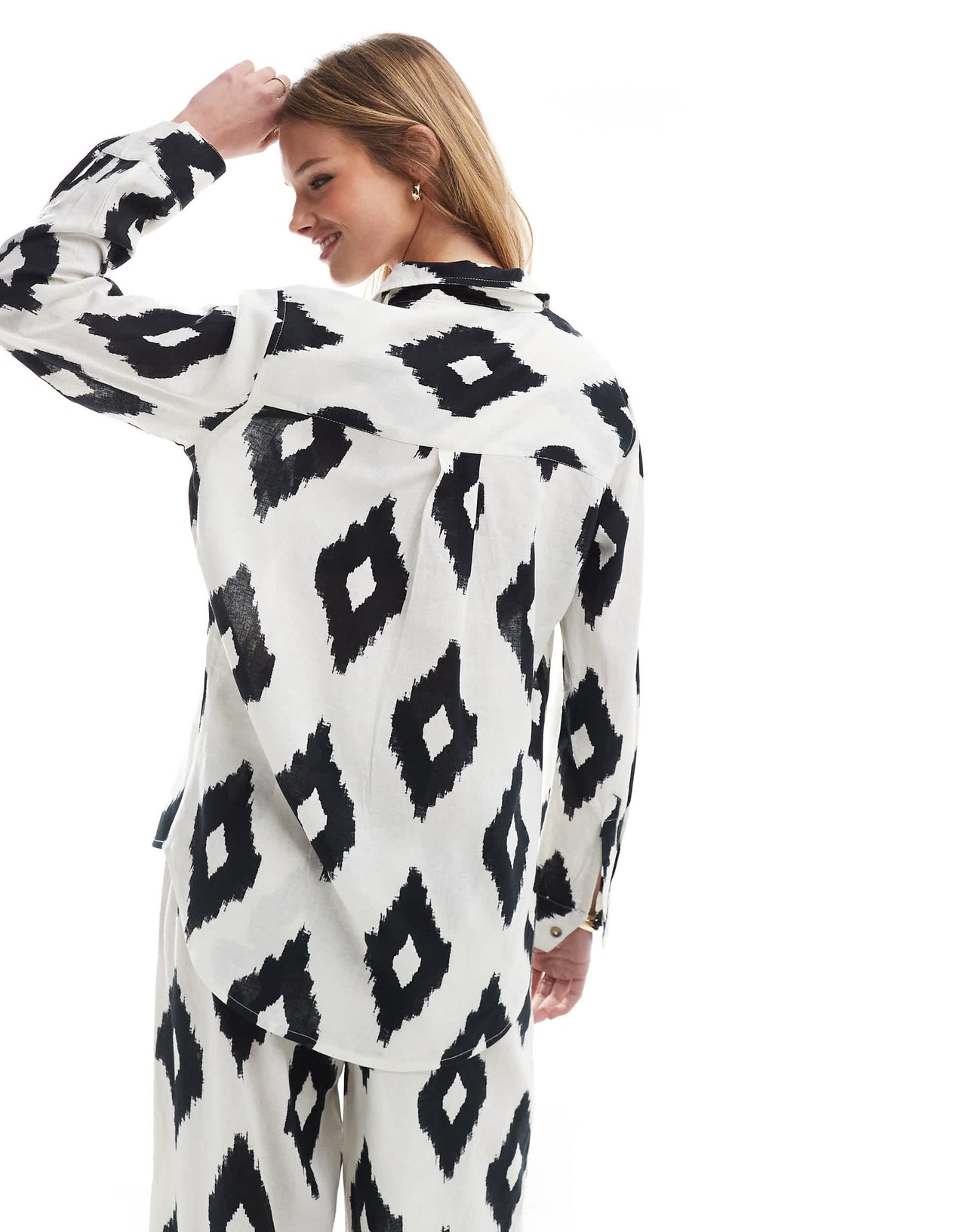 Accesorize mono print oversized beach shirt