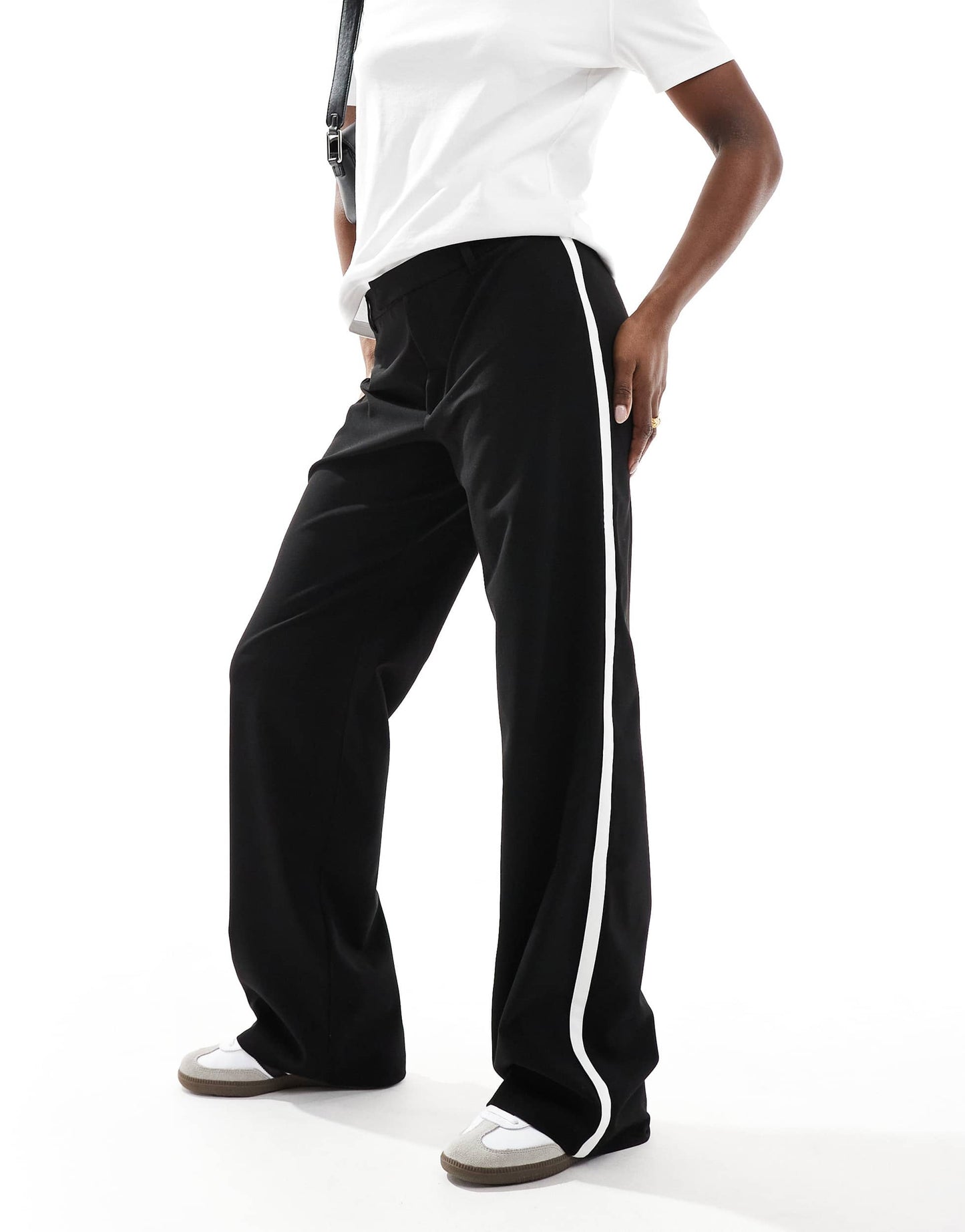 Pull&Bear wide leg trouser with side stripe detail in black