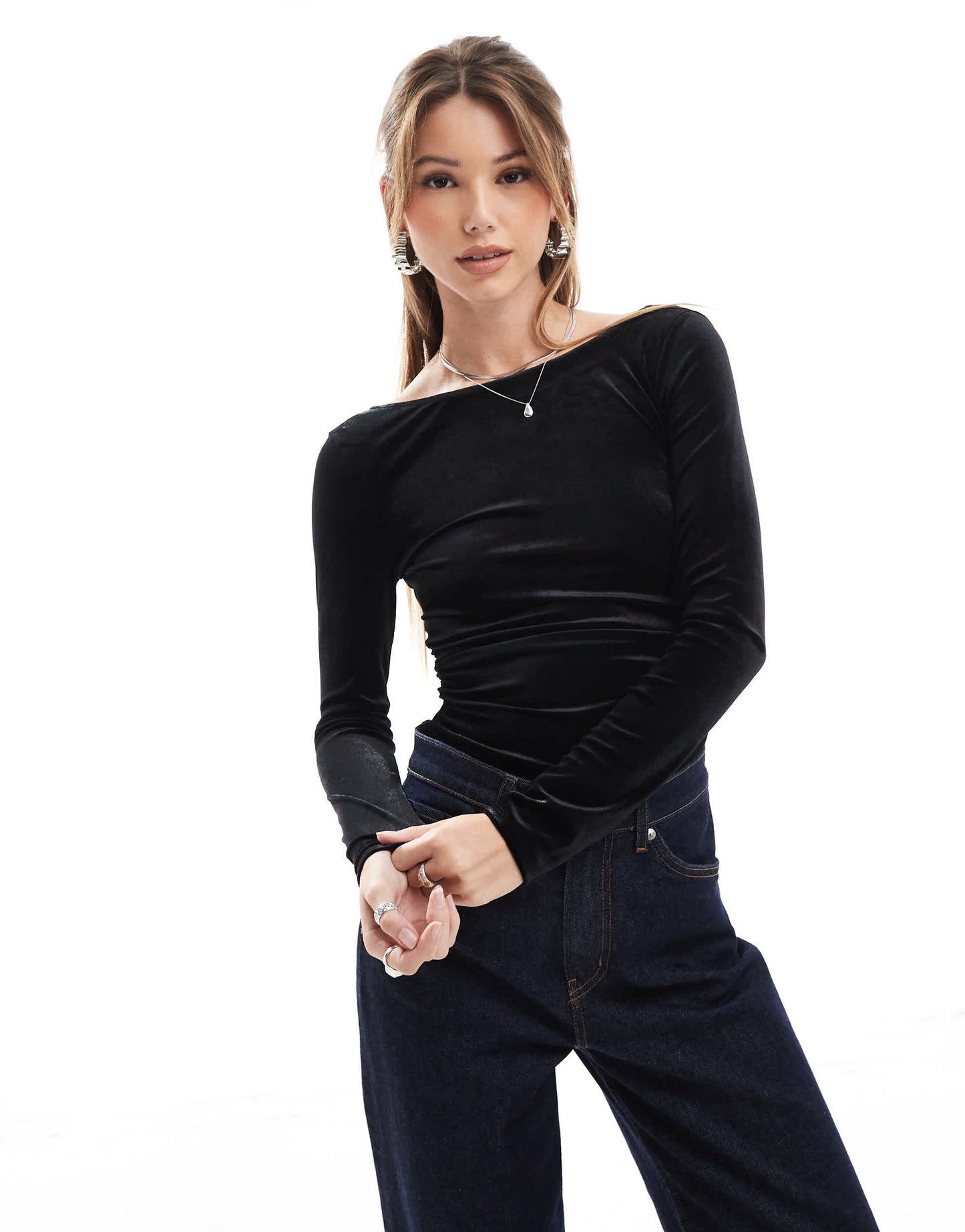 Pull&Bear long sleeved velvet body in black