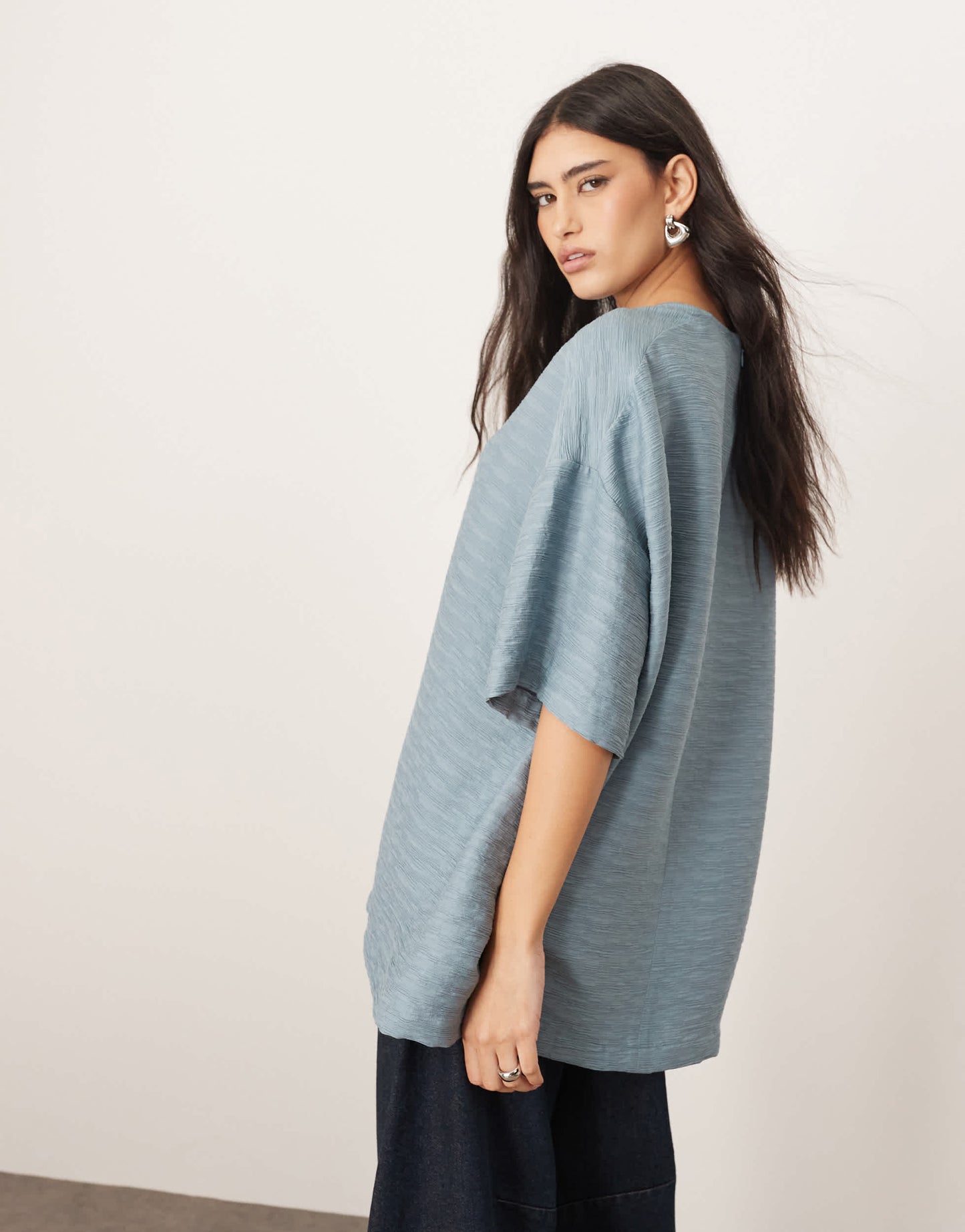 ARRANGE oversized textured boxy woven t-shirt in denim blue