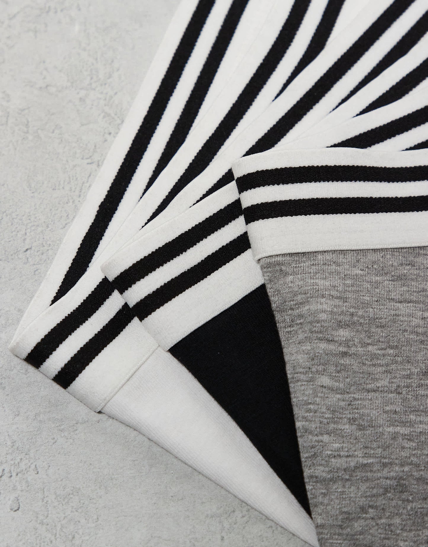 ASOS DESIGN 3 pack trunk with striped waistband in black, white and grey - MULTI