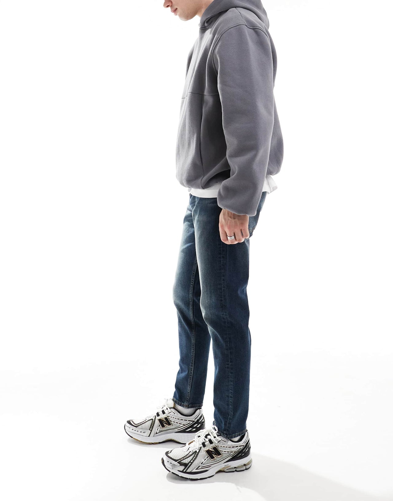 ASOS DESIGN stretch tapered in mid wash blue