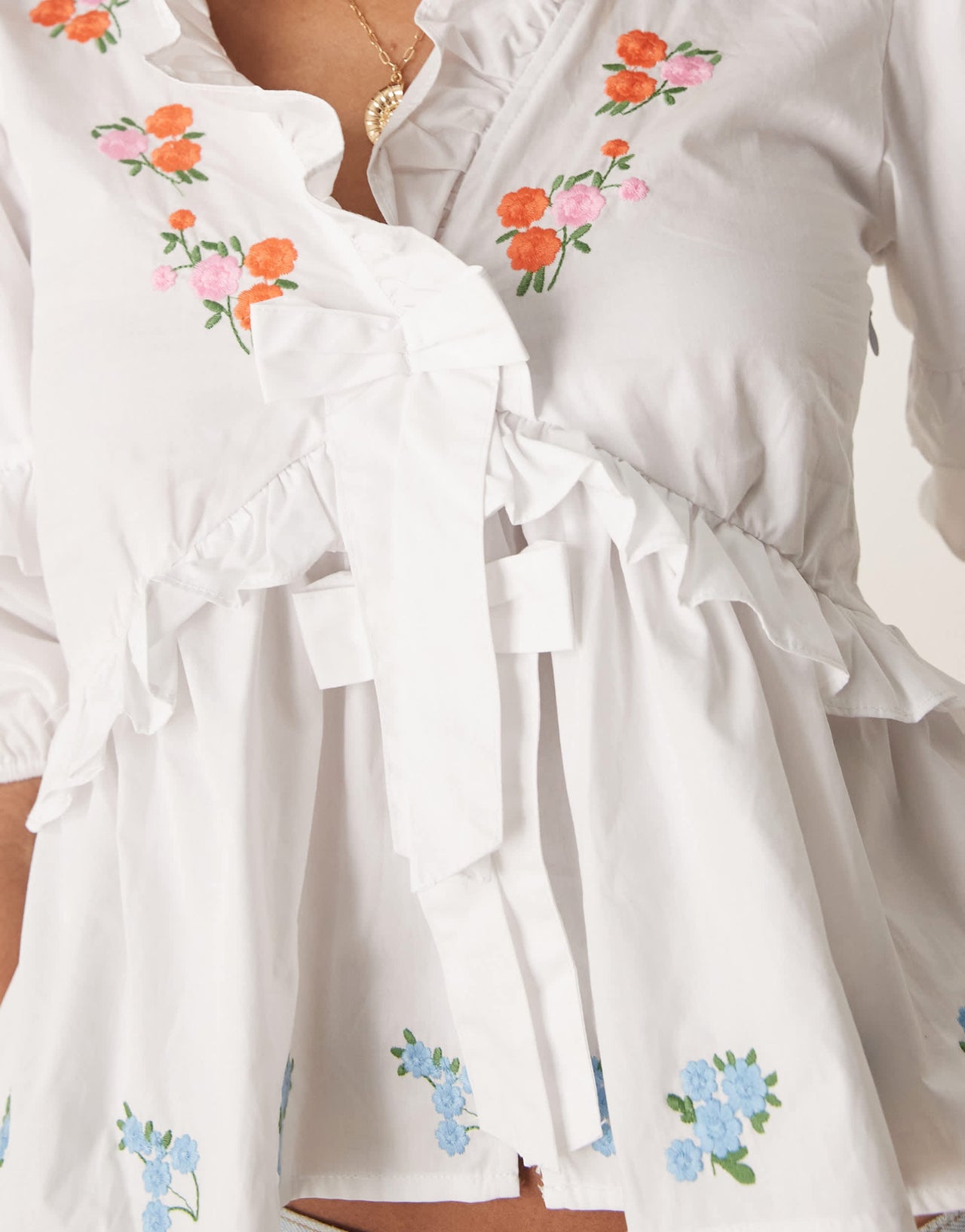 Glamorous boho frill blouse with floral embroidery in white