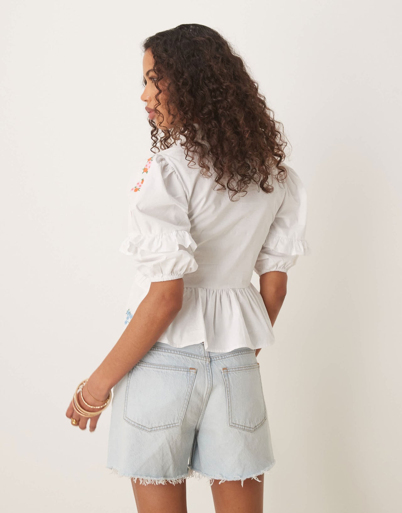 Glamorous boho frill blouse with floral embroidery in white