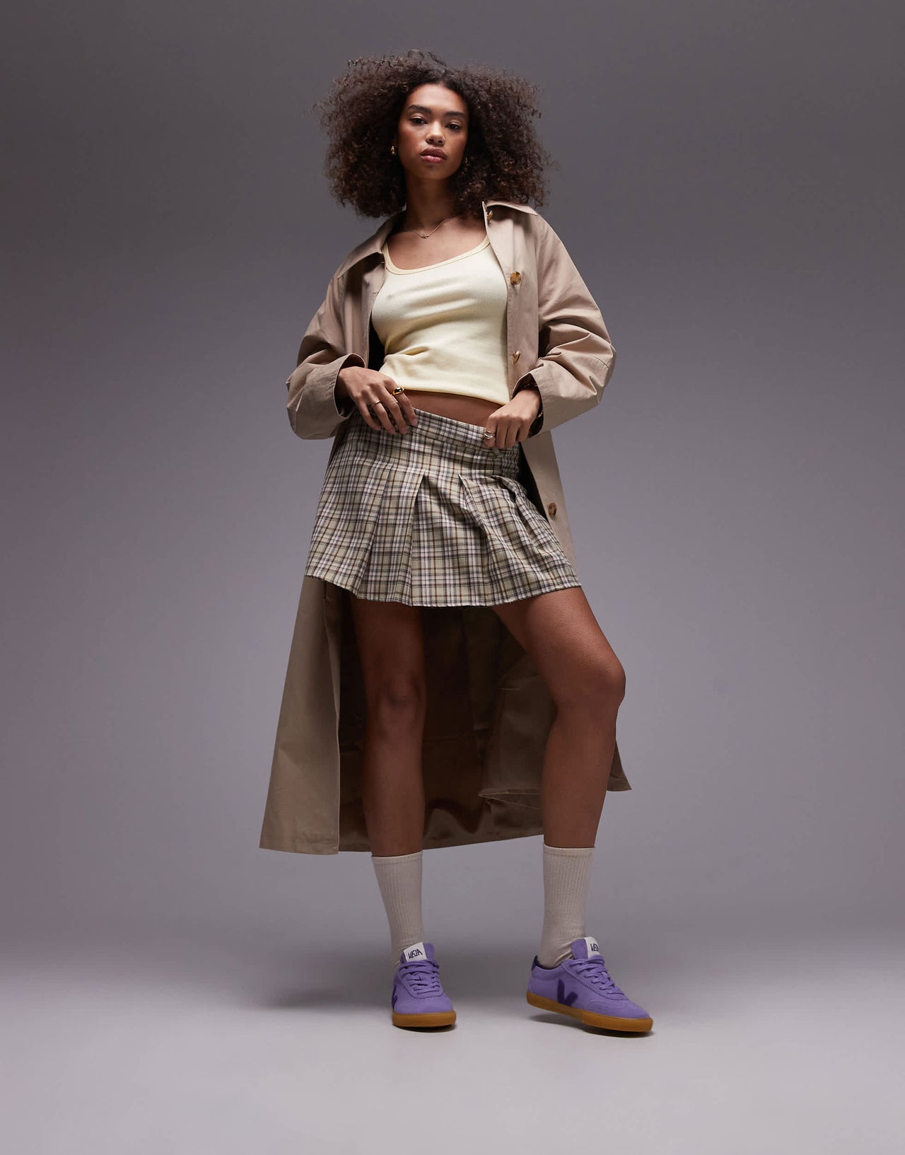 VEJA Volley trainer in lavender purple