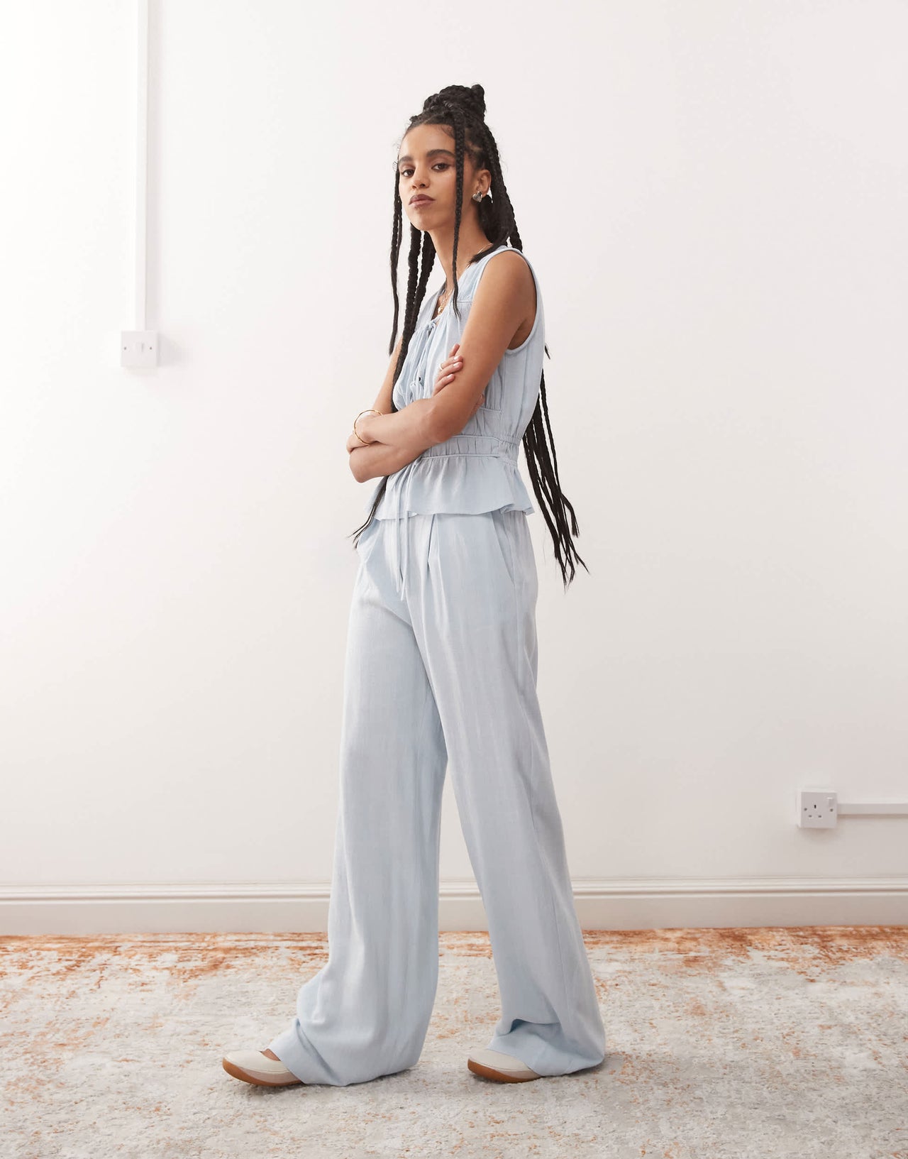 Reclaimed Vintage wide leg relaxed linen blend trouser in power blue