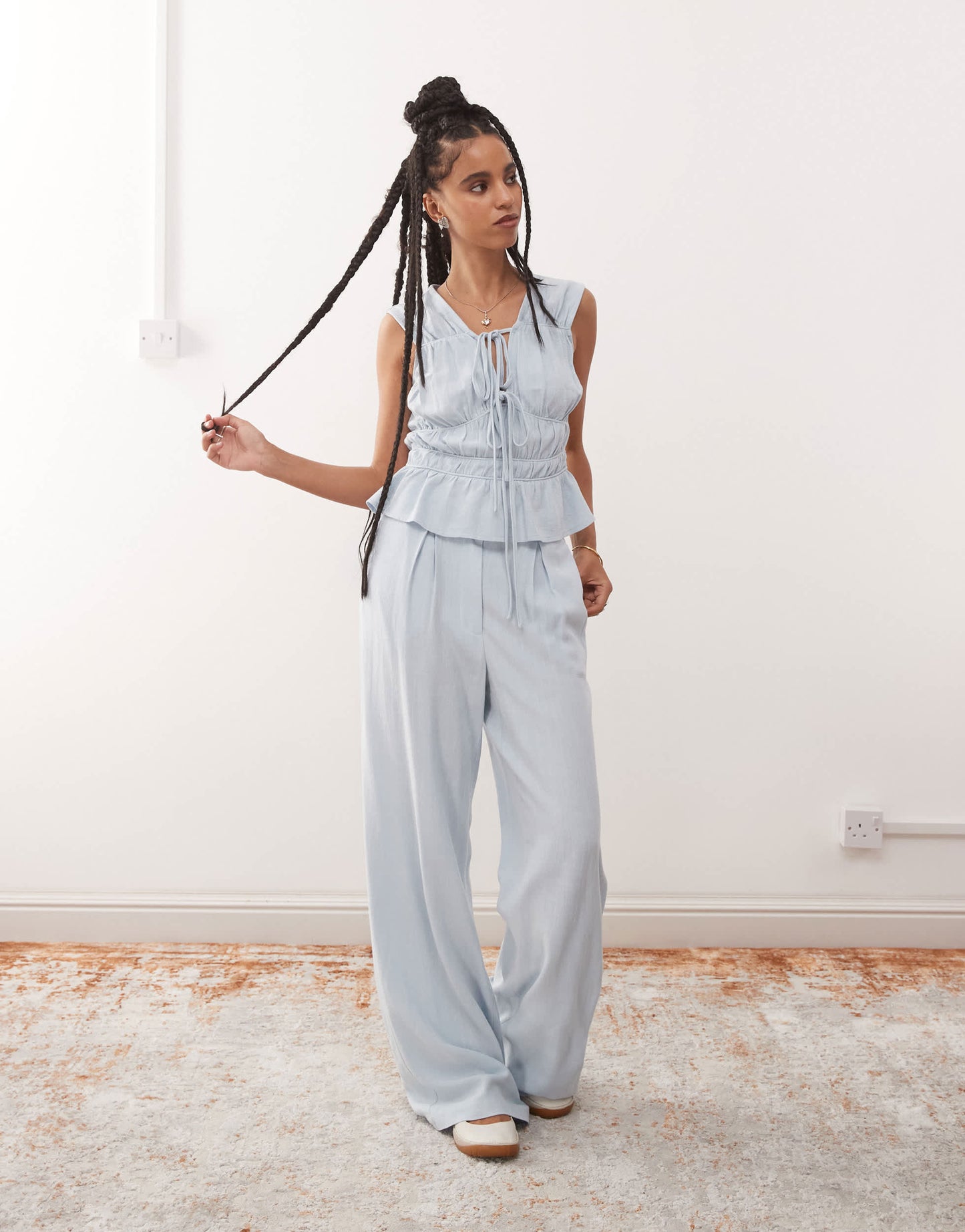 Reclaimed Vintage wide leg relaxed linen blend trouser in power blue