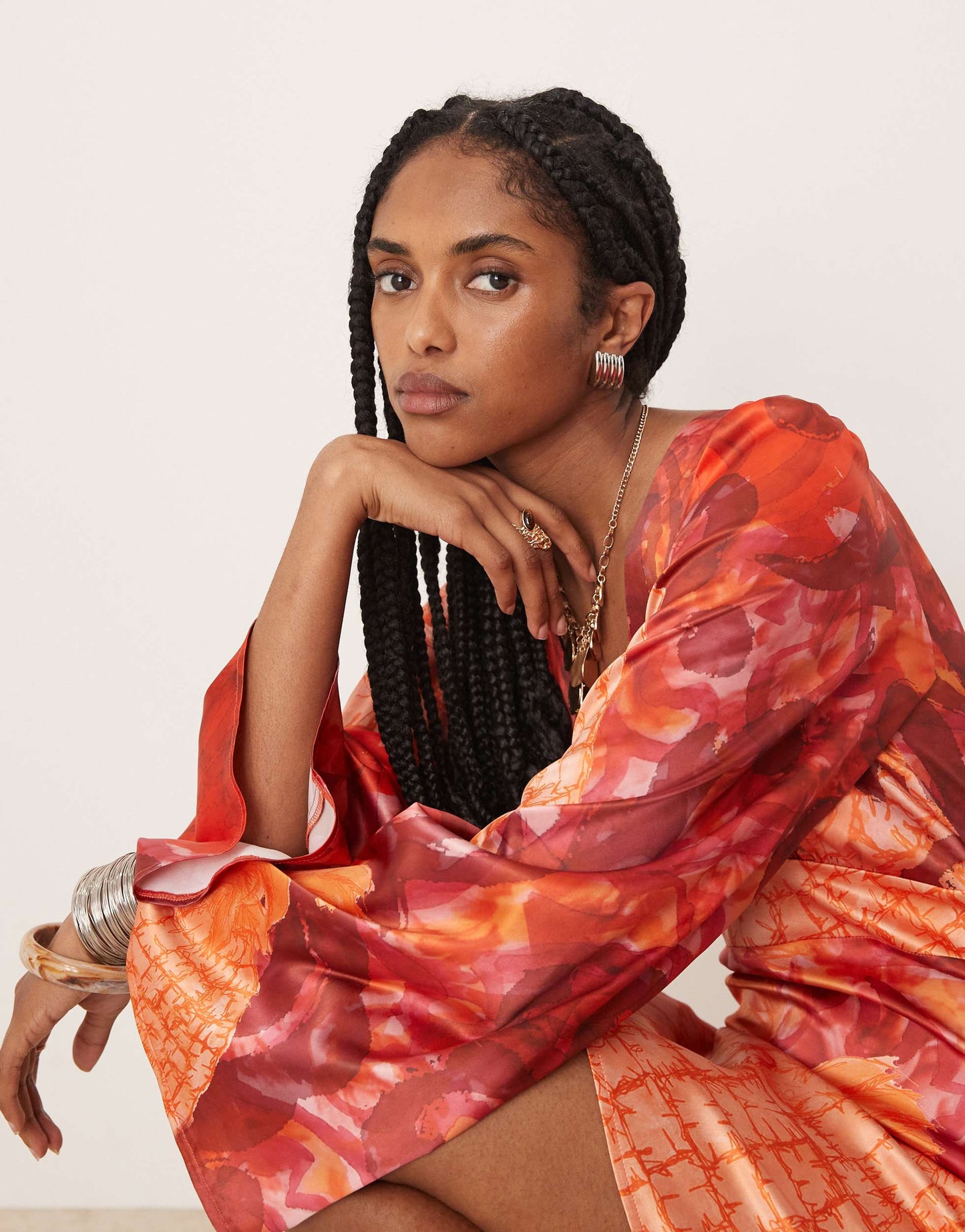 Isabelle Pennington-Edmead Nevis satin kimono sleeve mini dress in pineapple print