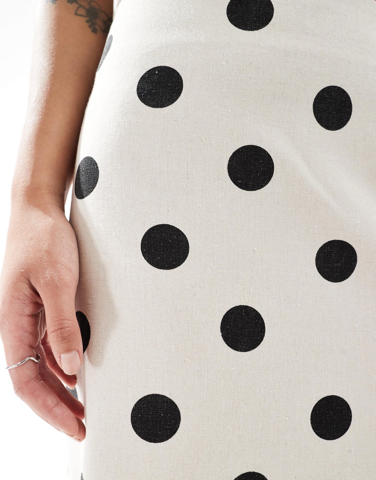 4th & Reckless Petite exclusive linen blend maxi skirt co-ord in cream polka dot