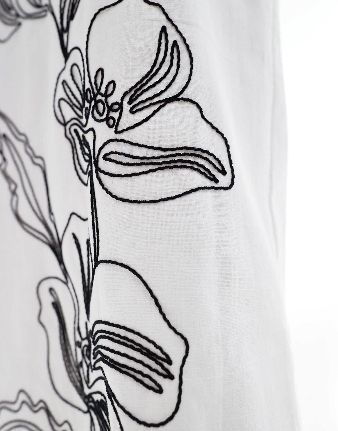 4th & Reckless linen look floral embroidered maxi skirt in white