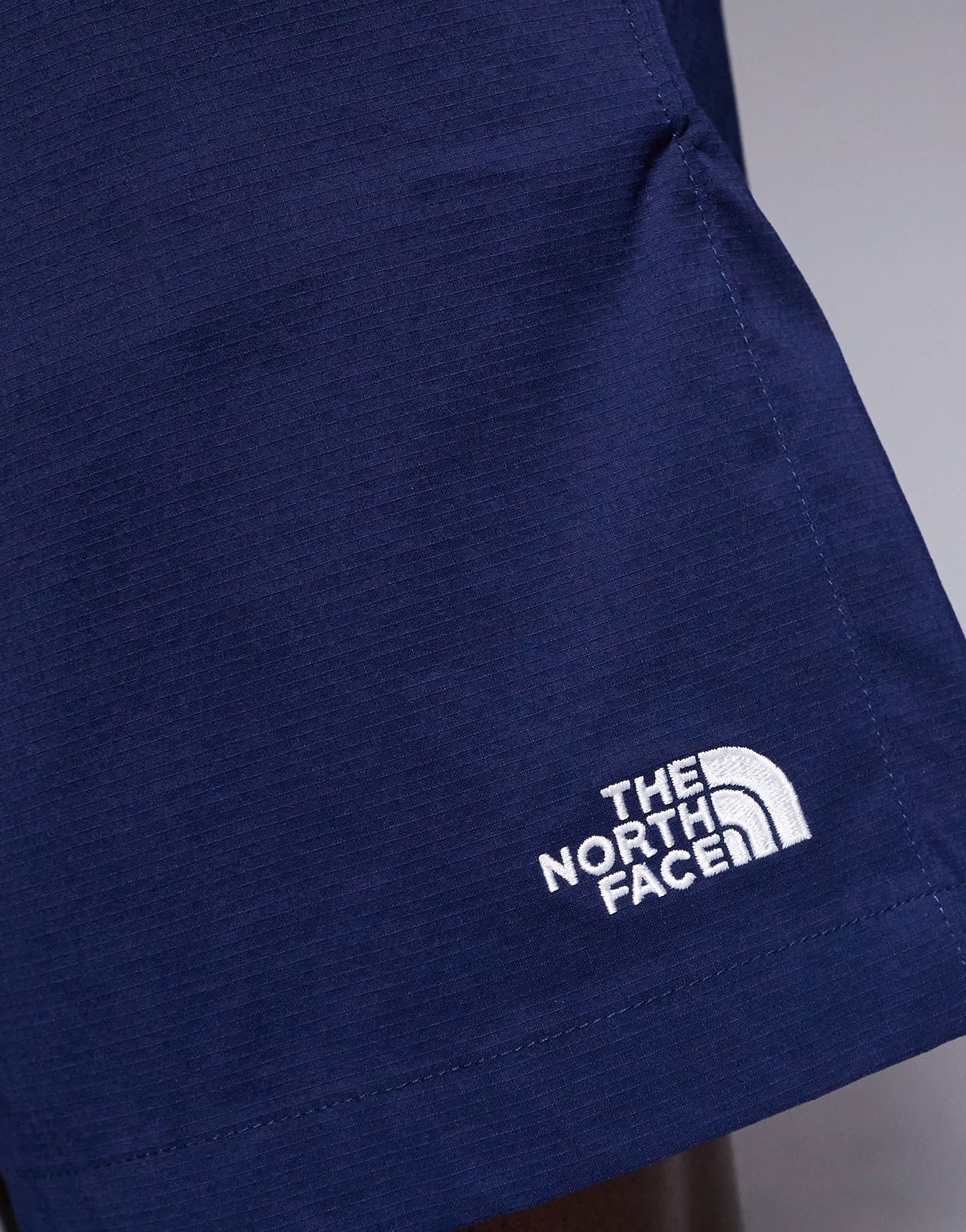 The North Face Class V Pathfinder logo shorts in navy
