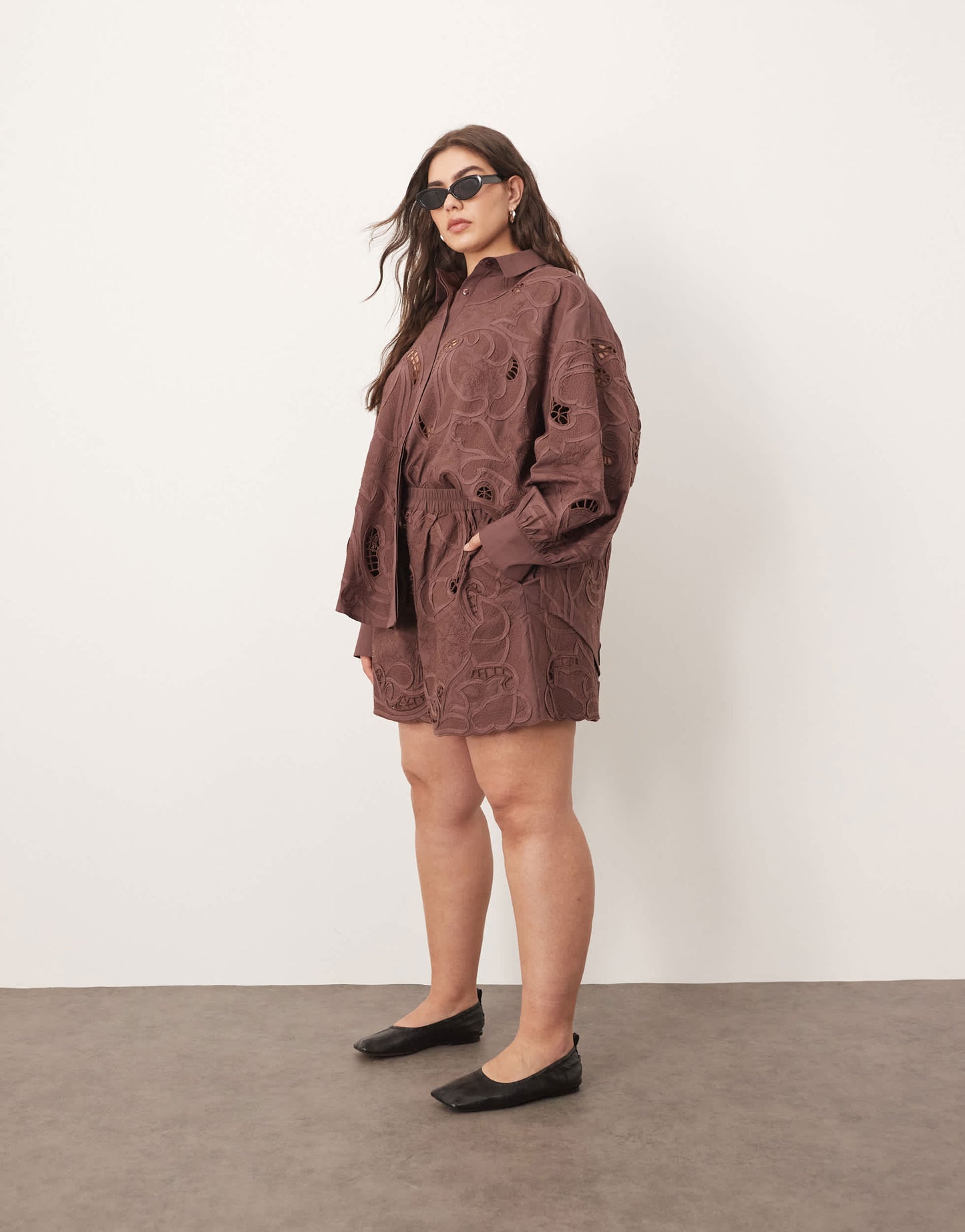 ARRANGE Curve cotton mirrored floral embroidered cutwork shorts co-ord in chocolate