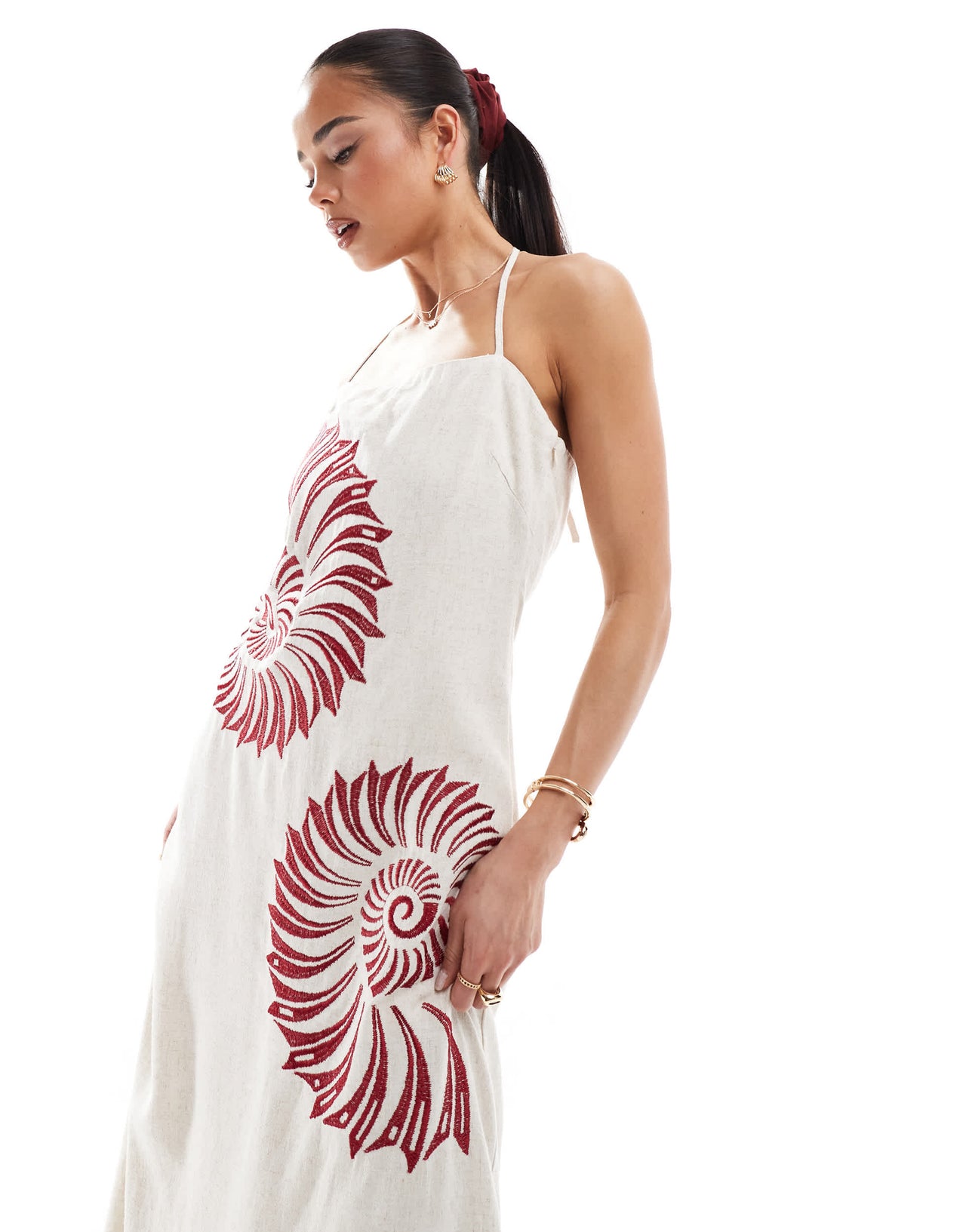 4th&nbsp;& Reckless linen blend brown shell embroidered halterneck&nbsp;maxi dress in beige