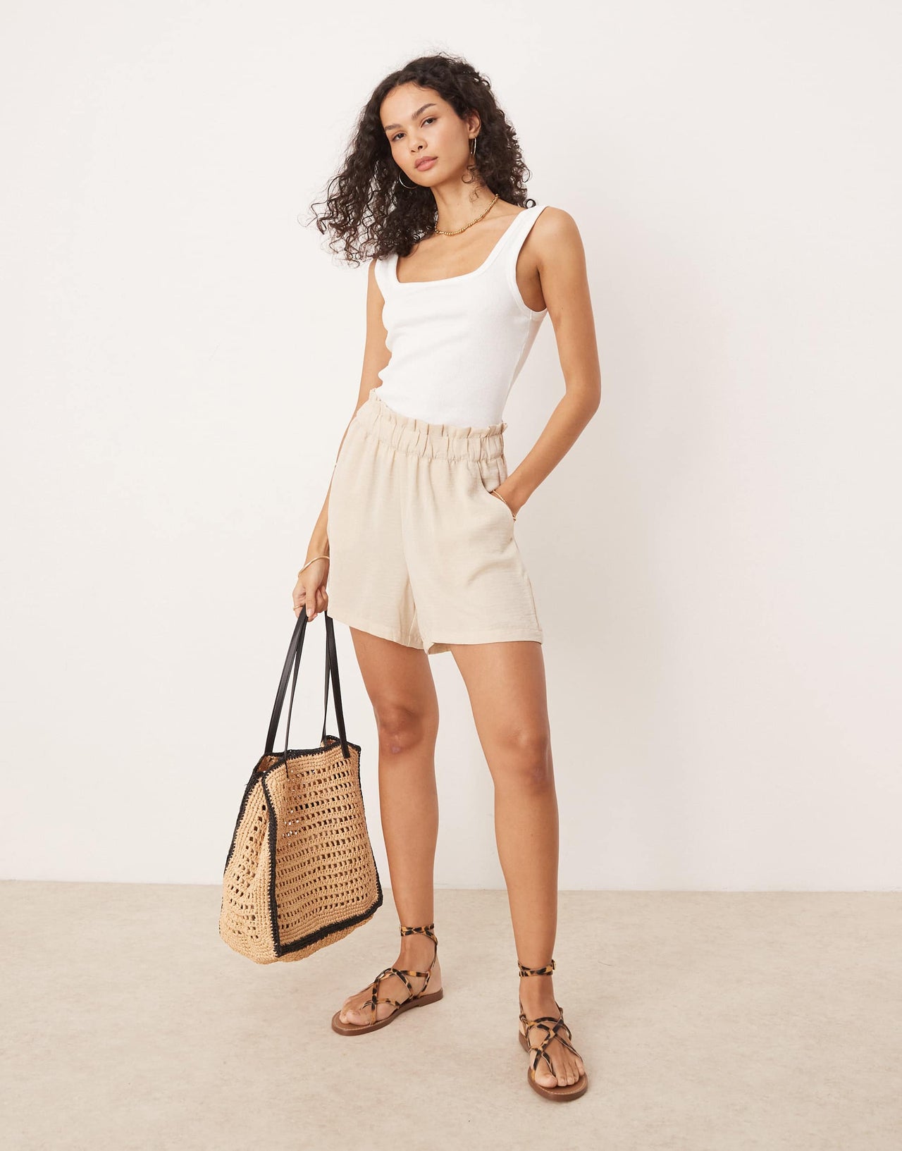 JDY paperbag shorts in beige