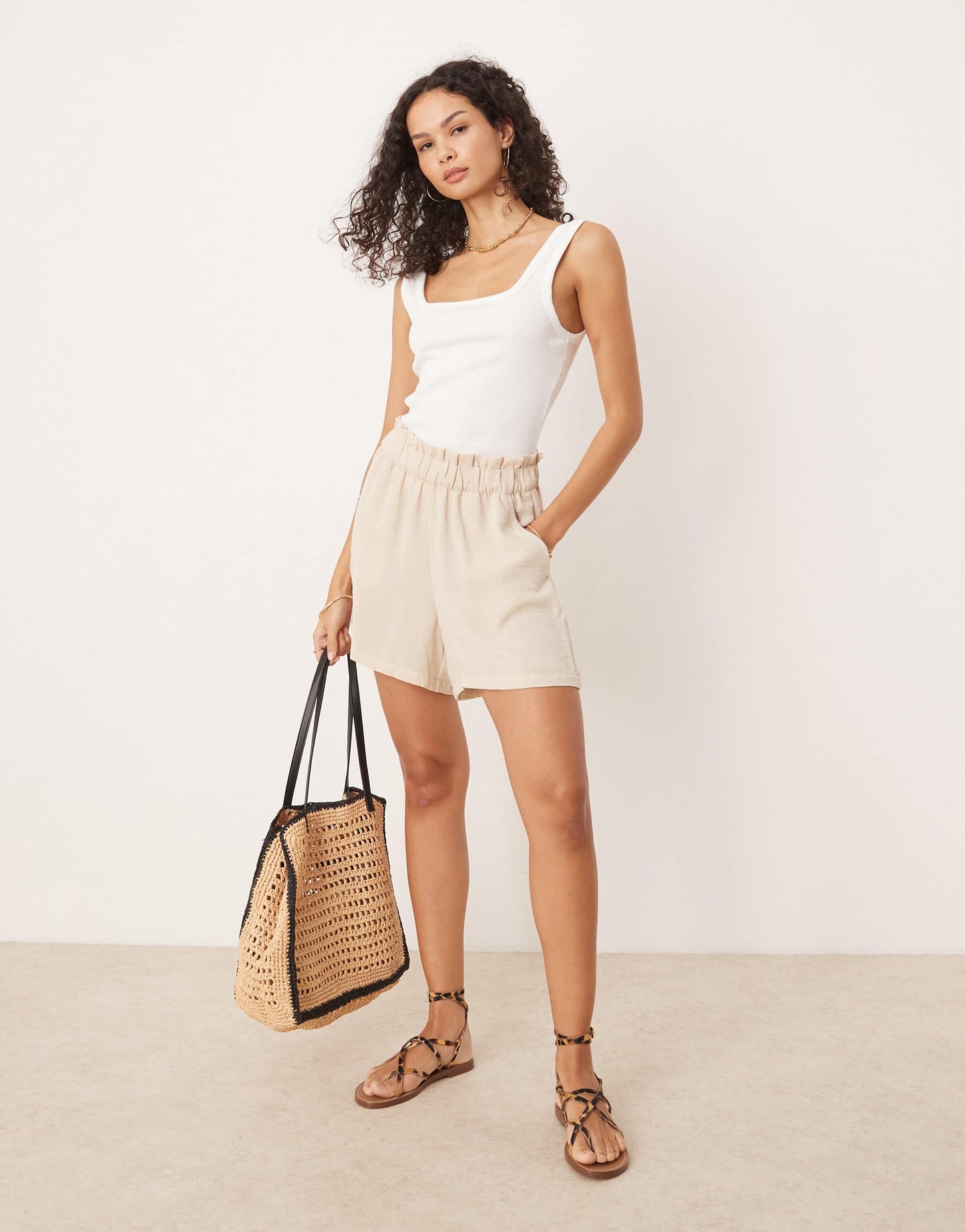JDY paperbag shorts in beige